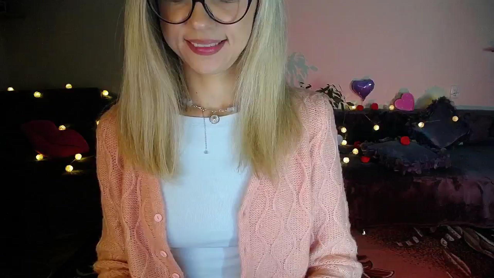Gallery image thumbnail from Sunshine_alis's myfreecams stream on, 10/22/2025, 18:51 image 17 of 20