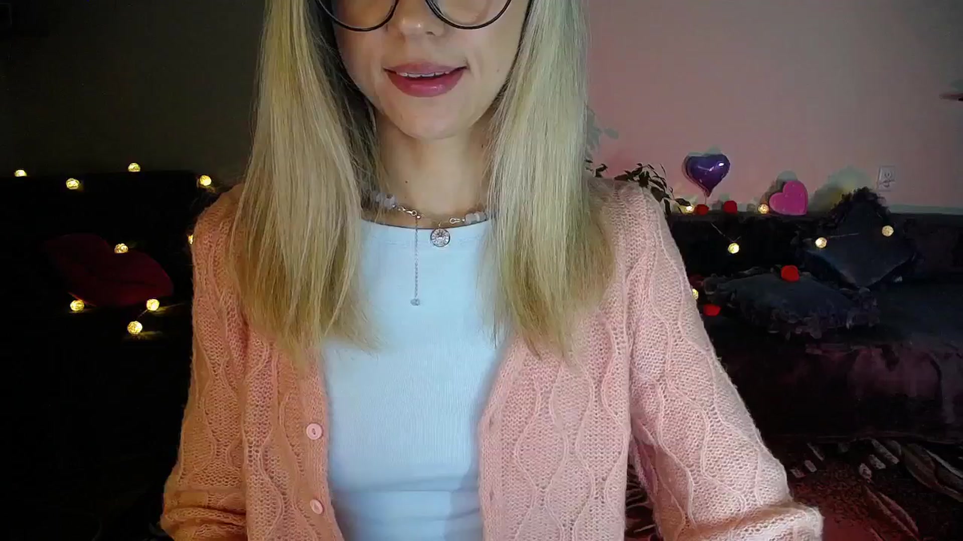 Gallery image thumbnail from Sunshine_alis's myfreecams stream on, 10/22/2025, 18:51 image 16 of 20