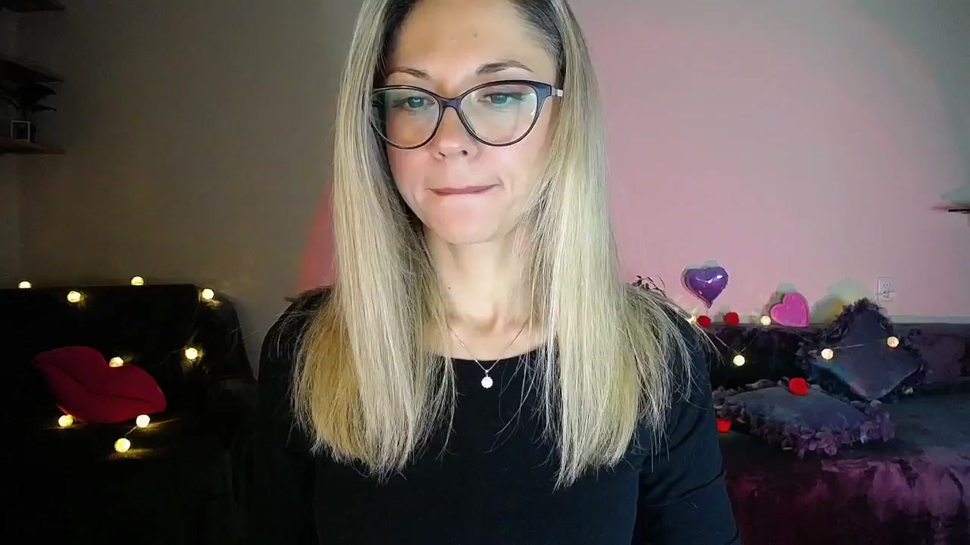Gallery image thumbnail from Sunshine_alis's myfreecams stream on, 10/23/2025, 17:13 image 1 of 20