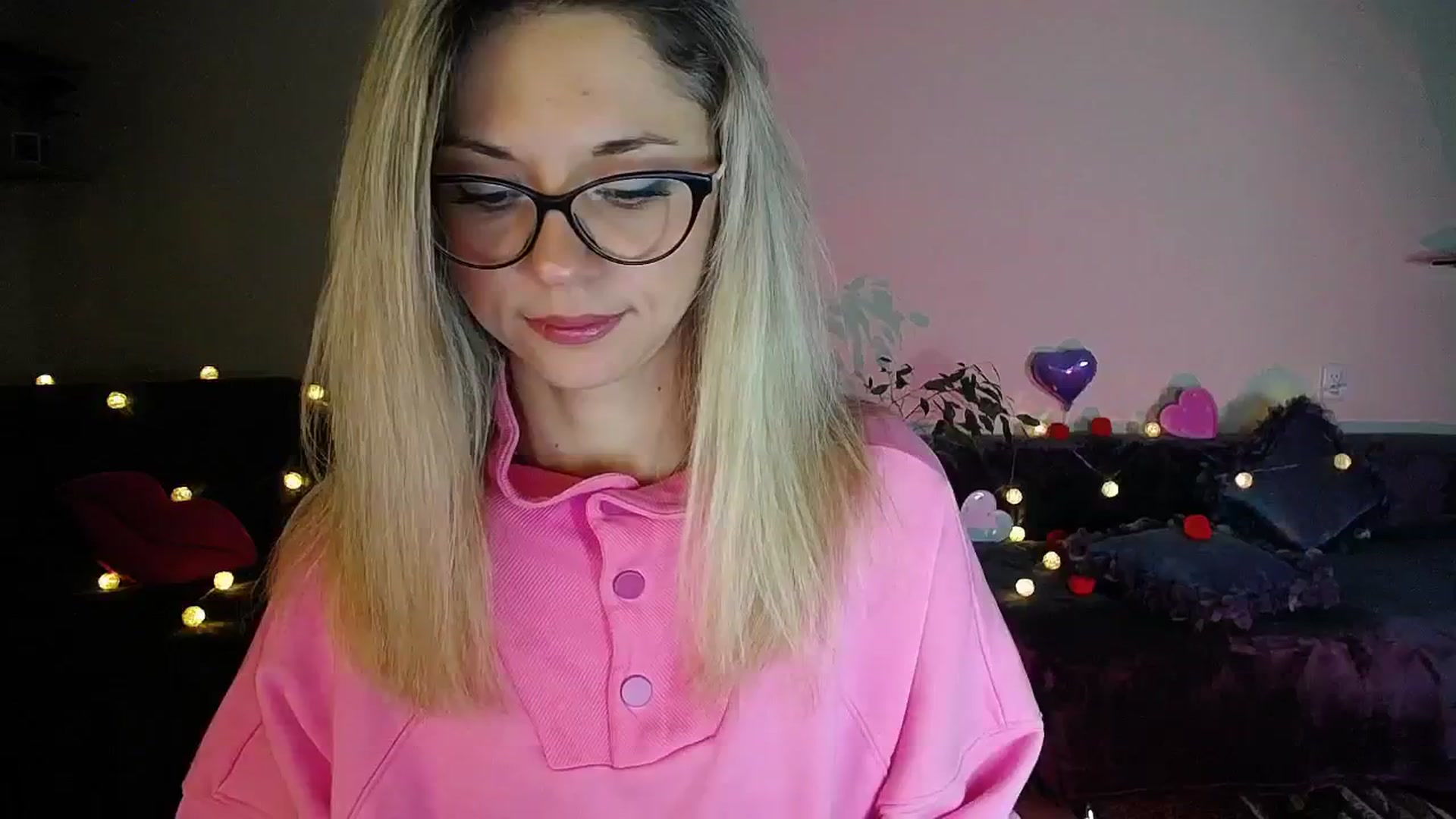Gallery image thumbnail from Sunshine_alis's myfreecams stream on, 10/24/2025, 17:11 image 15 of 20