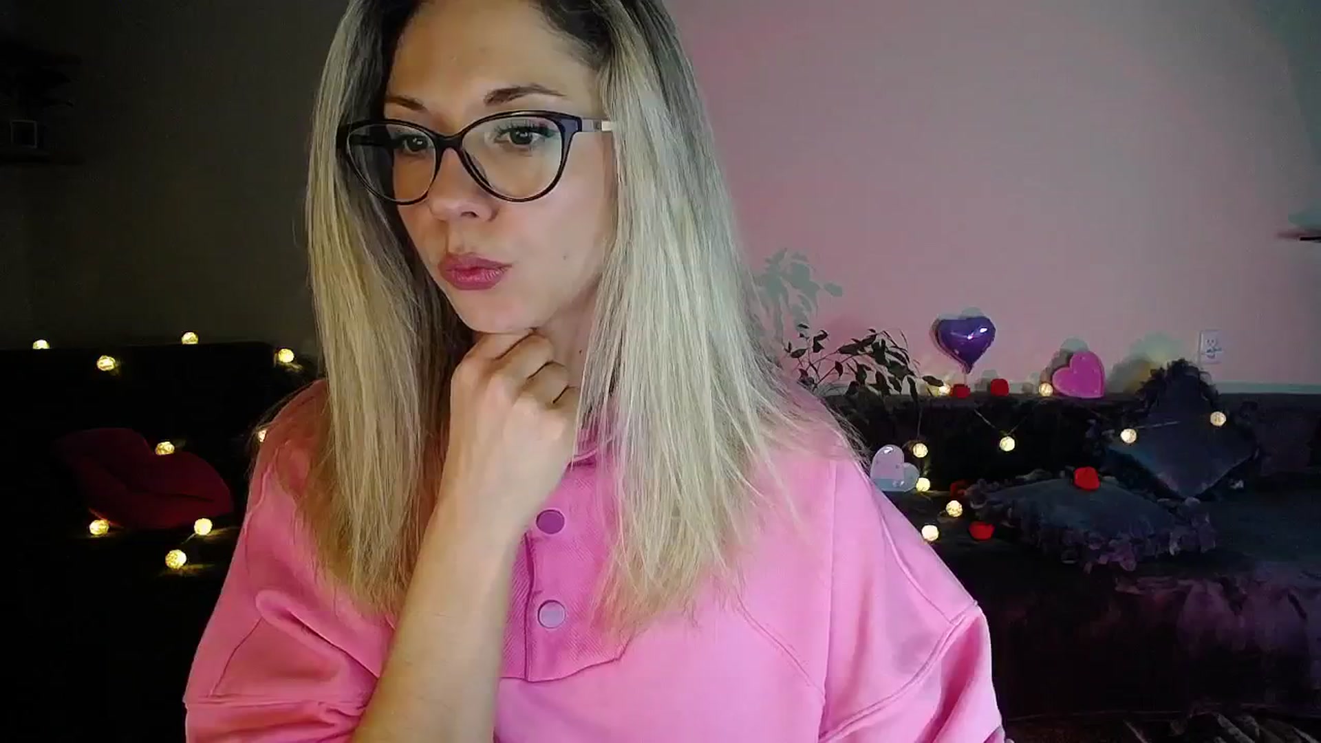 Gallery image thumbnail from Sunshine_alis's myfreecams stream on, 10/24/2025, 17:11 image 12 of 20