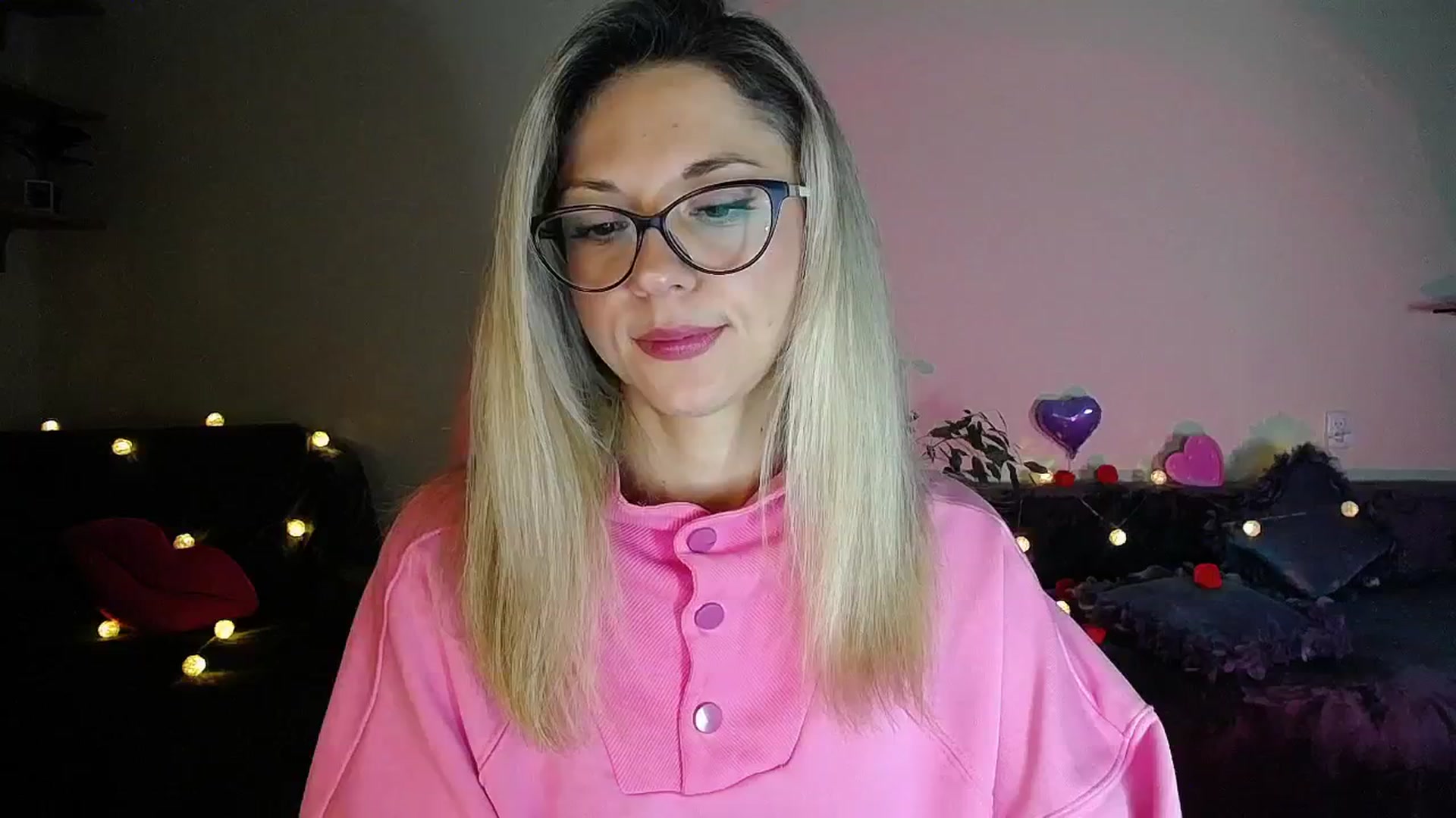 Gallery image thumbnail from Sunshine_alis's myfreecams stream on, 10/24/2025, 19:46 image 12 of 20