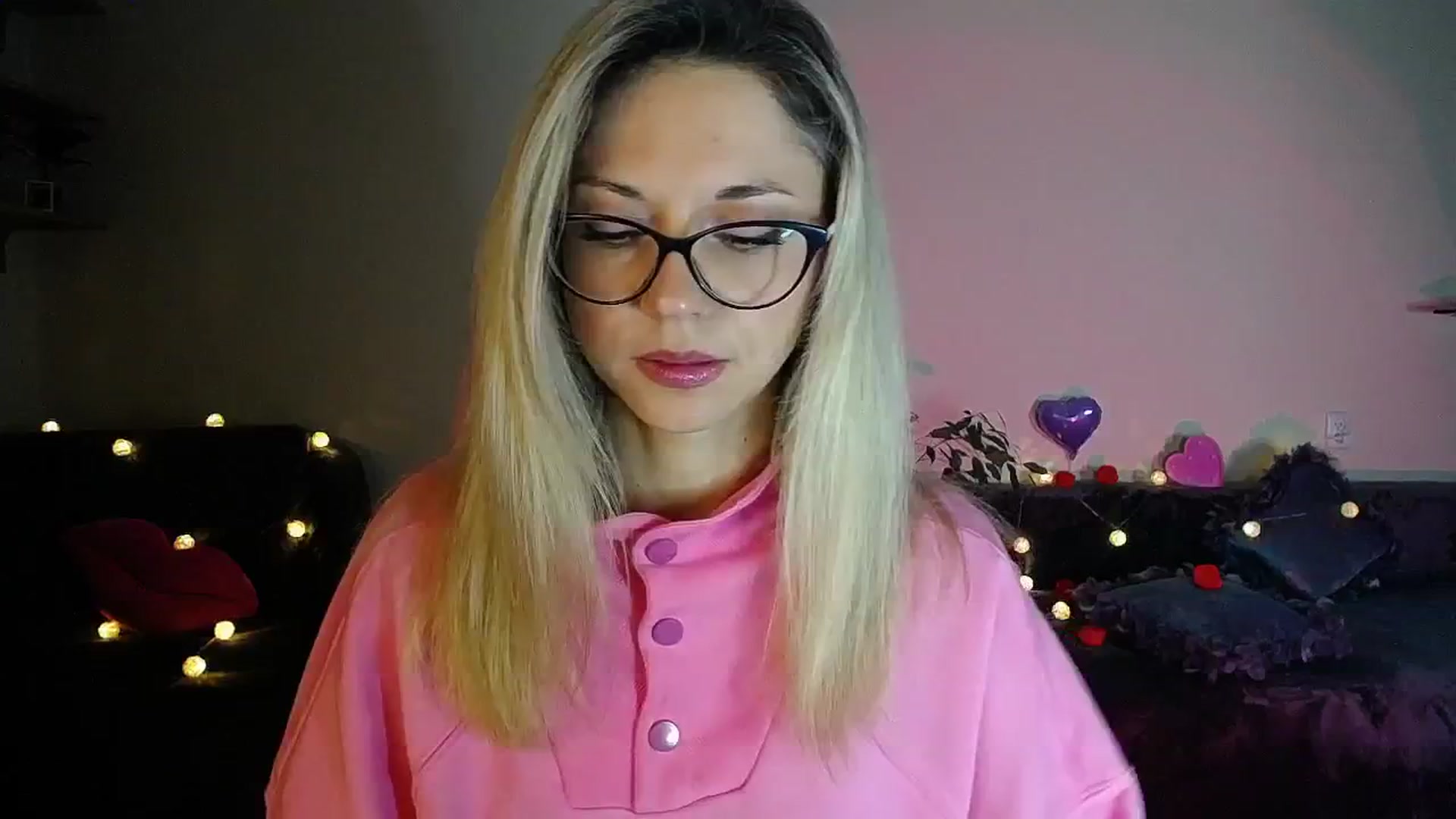 Gallery image thumbnail from Sunshine_alis's myfreecams stream on, 10/24/2025, 19:46 image 5 of 20