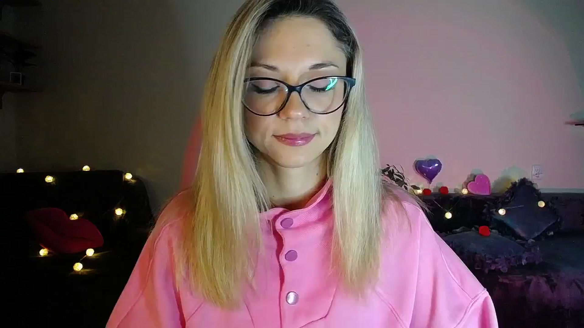Gallery image thumbnail from Sunshine_alis's myfreecams stream on, 10/24/2025, 19:46 image 4 of 20