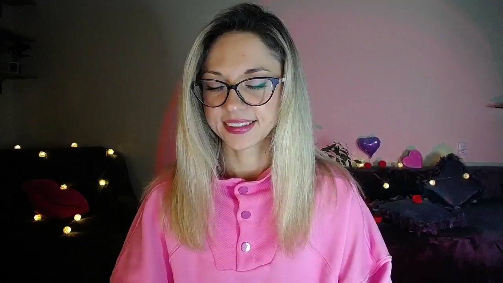 Gallery image thumbnail from Sunshine_alis's myfreecams stream on, 10/24/2025, 19:46 image 3 of 20