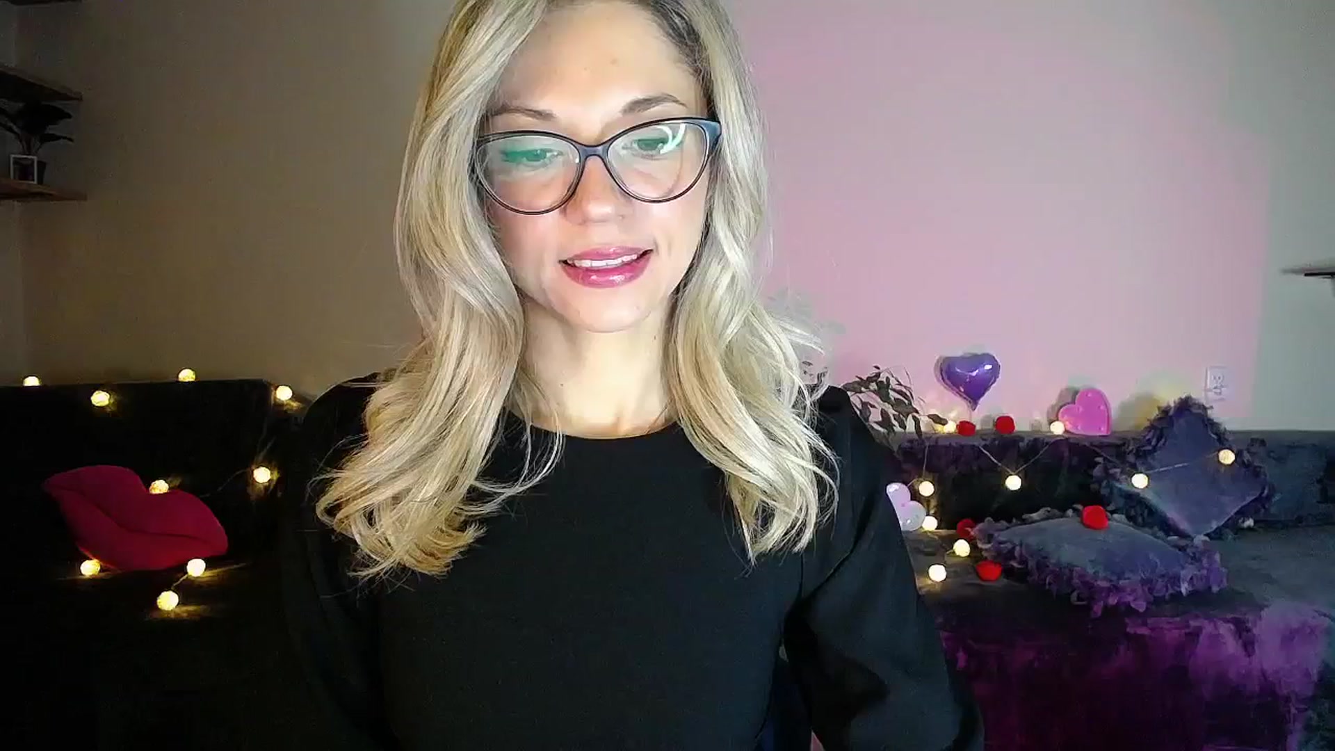 Gallery image thumbnail from Sunshine_alis's myfreecams stream on, 10/28/2025, 17:47 image 4 of 20