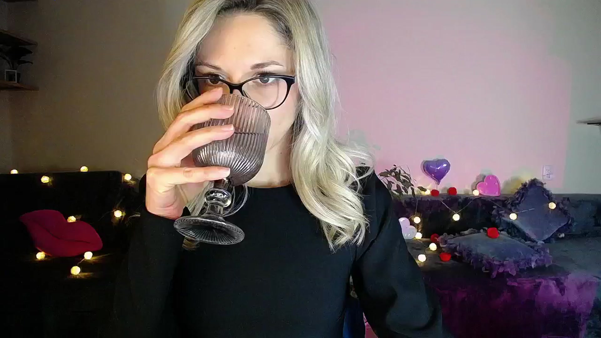 Gallery image thumbnail from Sunshine_alis's myfreecams stream on, 10/28/2025, 17:47 image 5 of 20