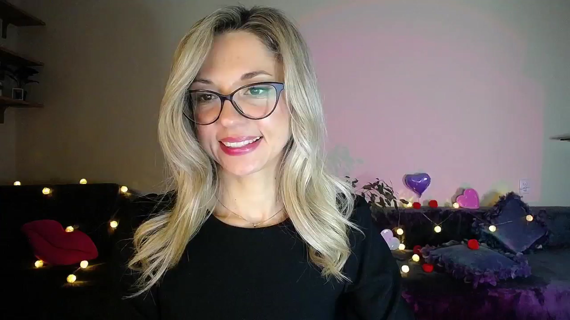 Gallery image thumbnail from Sunshine_alis's myfreecams stream on, 10/28/2025, 18:24 image 1 of 20