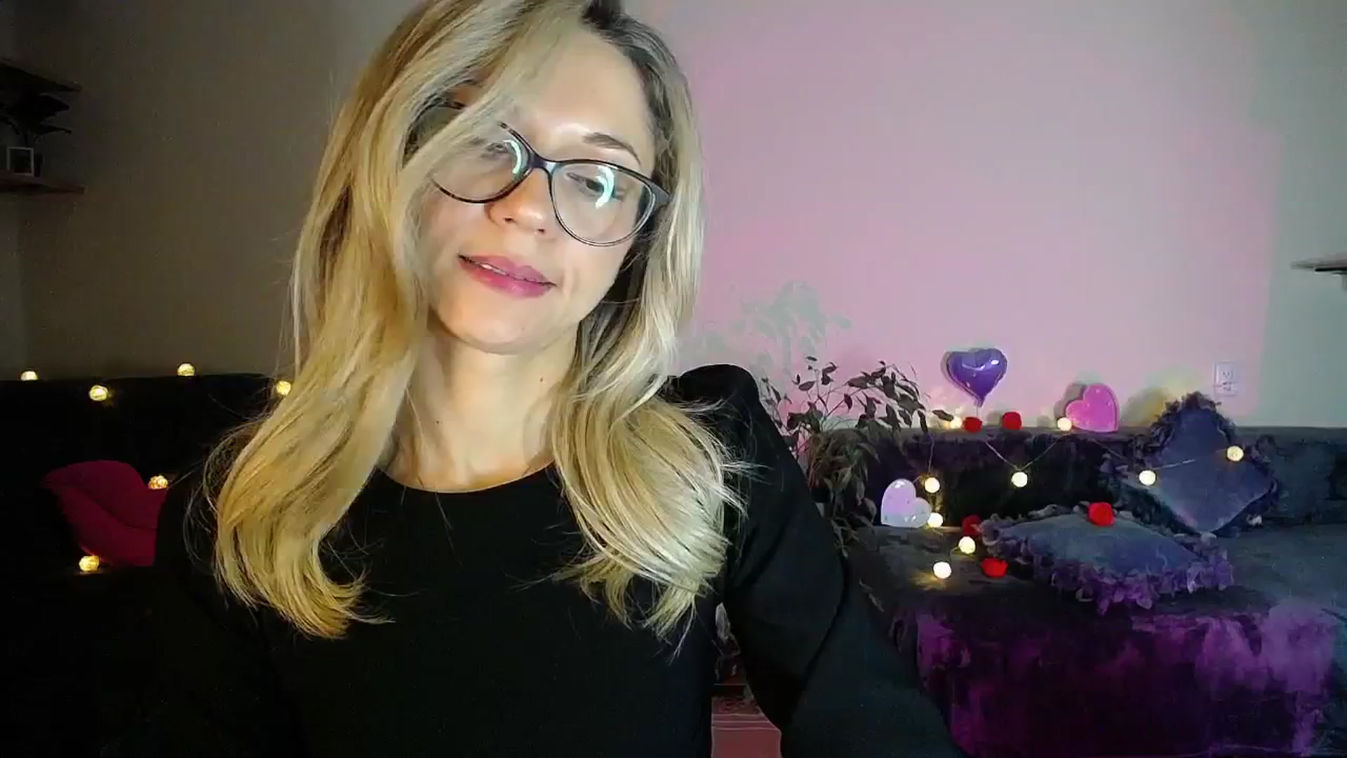 Gallery image thumbnail from Sunshine_alis's myfreecams stream on, 10/28/2025, 20:04 image 16 of 20