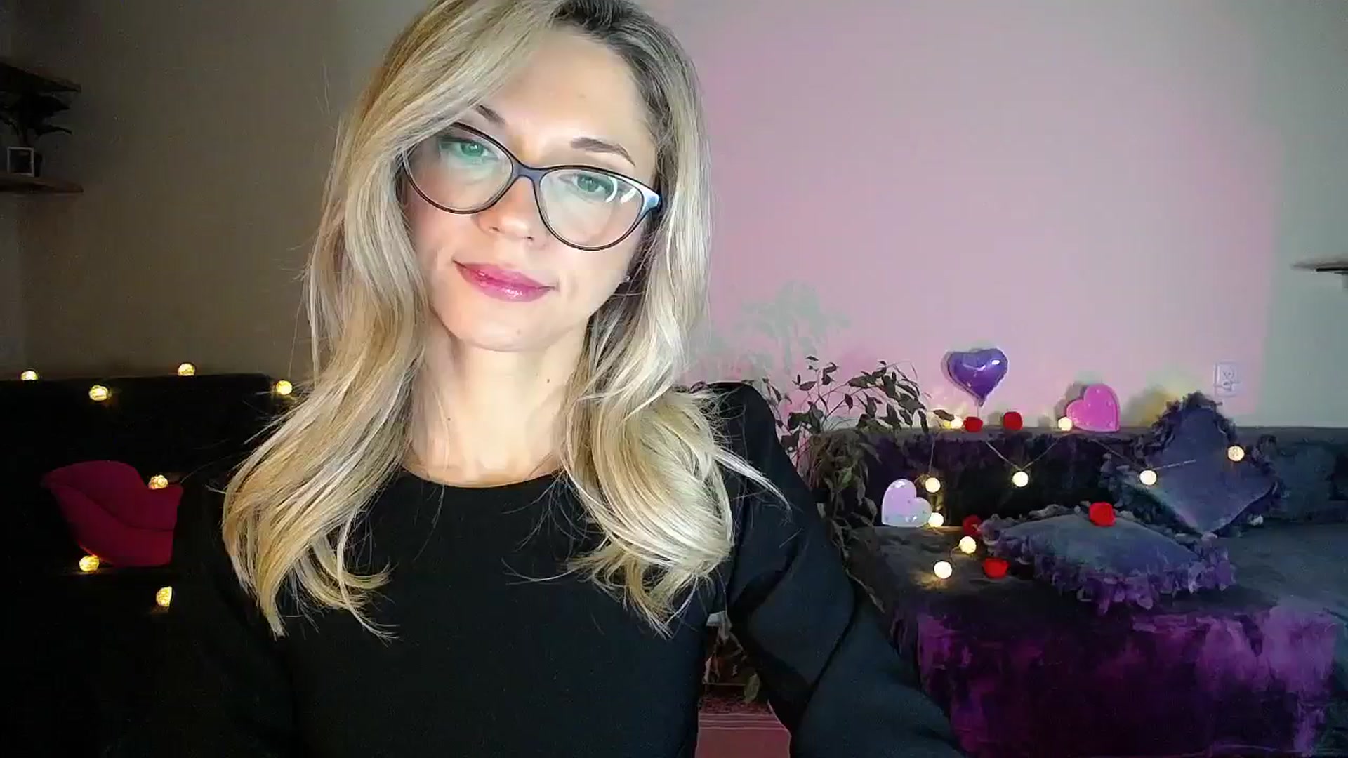 Gallery image thumbnail from Sunshine_alis's myfreecams stream on, 10/28/2025, 20:04 image 1 of 20
