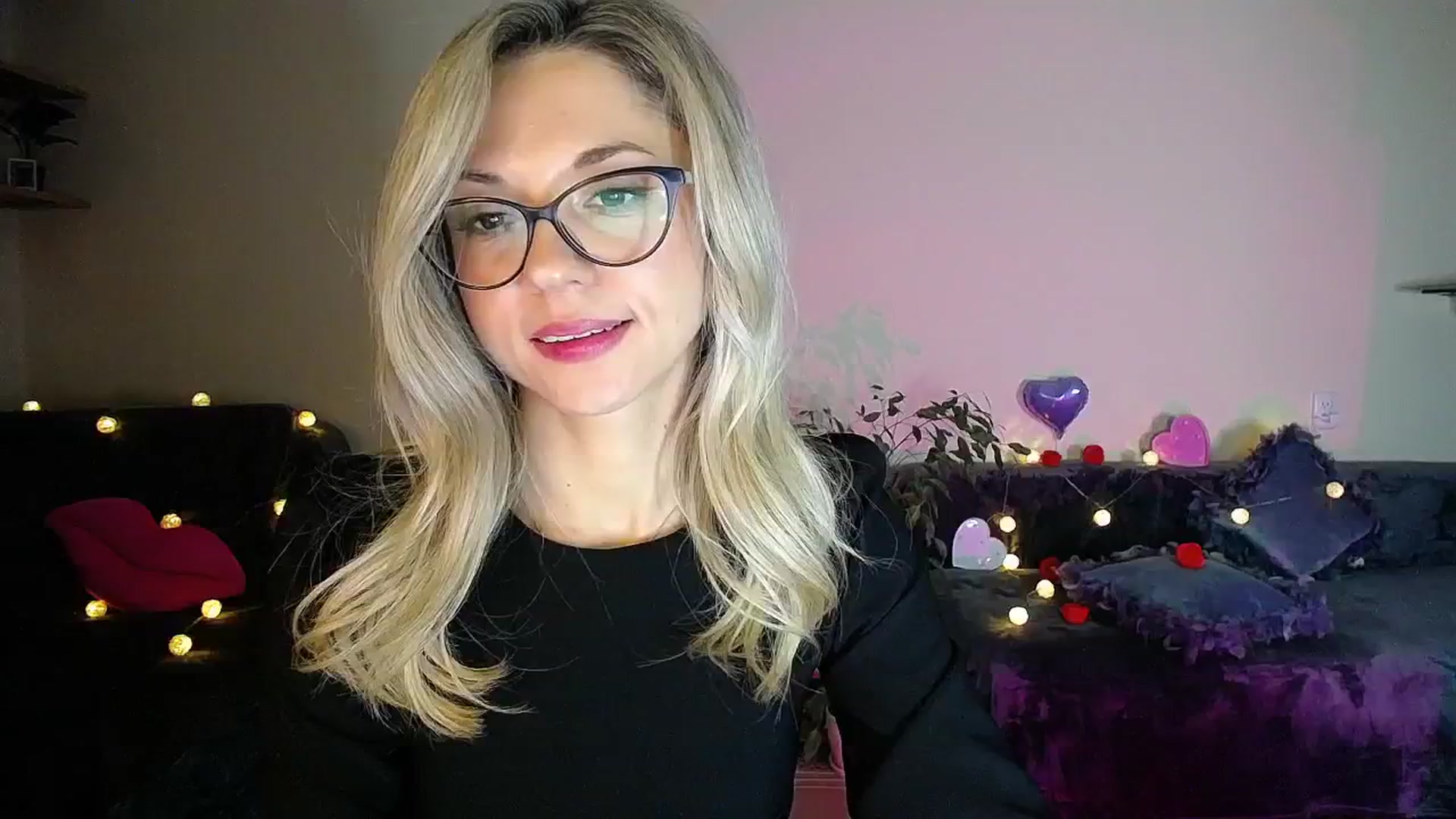 Gallery image thumbnail from Sunshine_alis's myfreecams stream on, 10/28/2025, 20:04 image 9 of 20