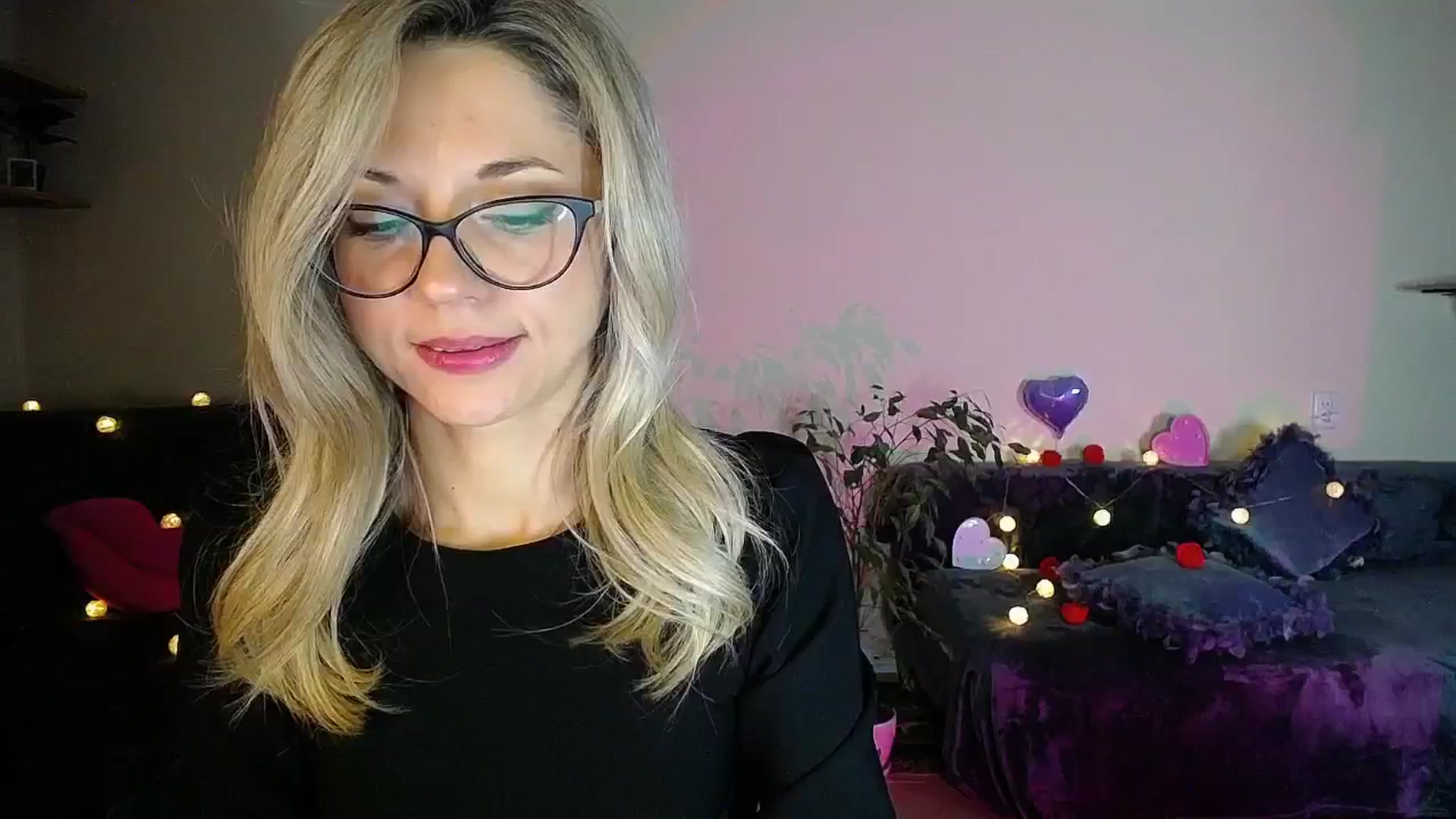 Gallery image thumbnail from Sunshine_alis's myfreecams stream on, 10/28/2025, 20:04 image 13 of 20