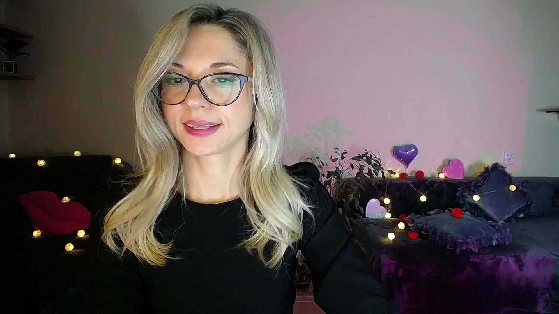 Gallery image thumbnail from Sunshine_alis's myfreecams stream on, 10/28/2025, 20:04 image 11 of 20