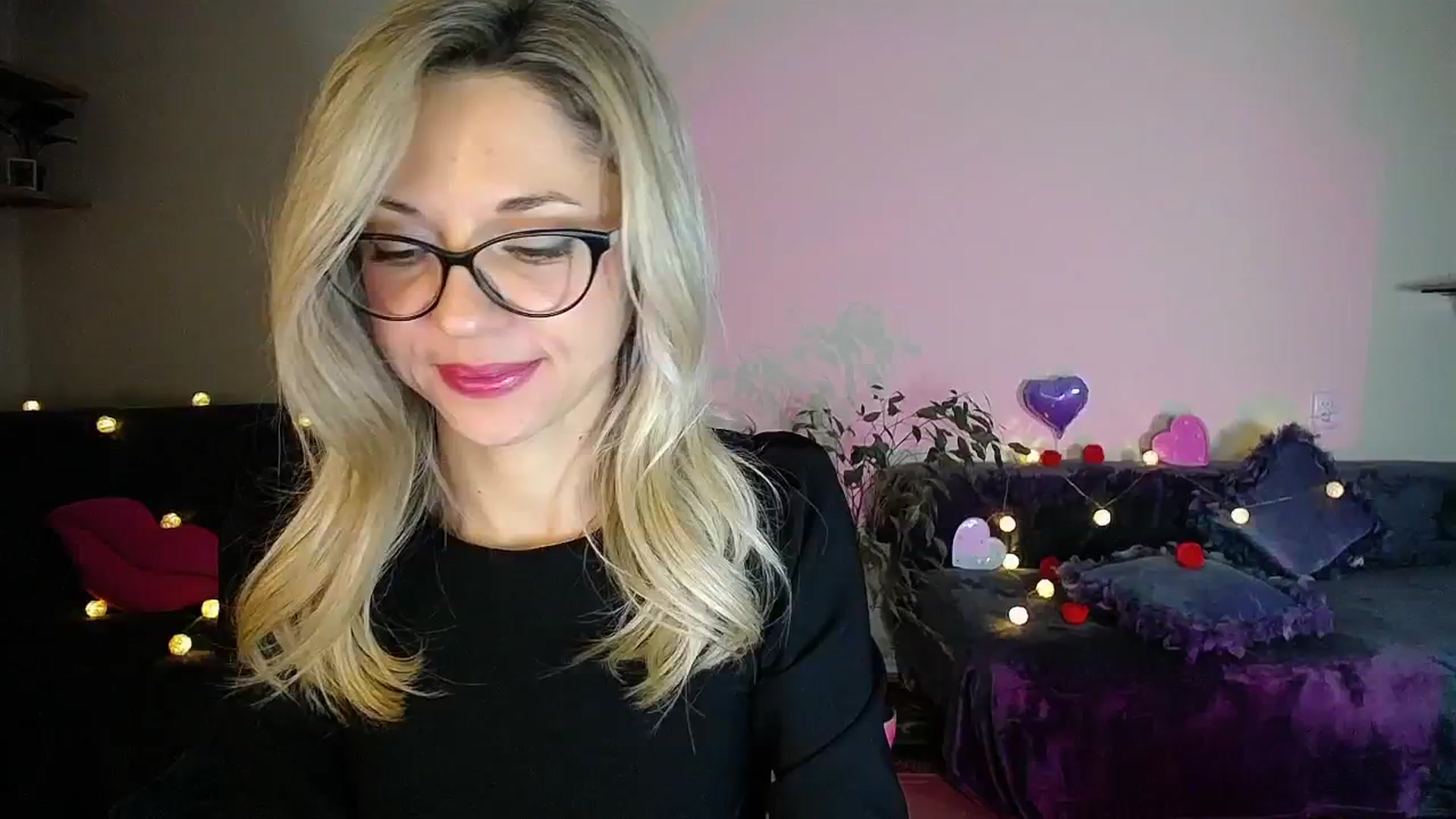 Gallery image thumbnail from Sunshine_alis's myfreecams stream on, 10/28/2025, 20:04 image 10 of 20