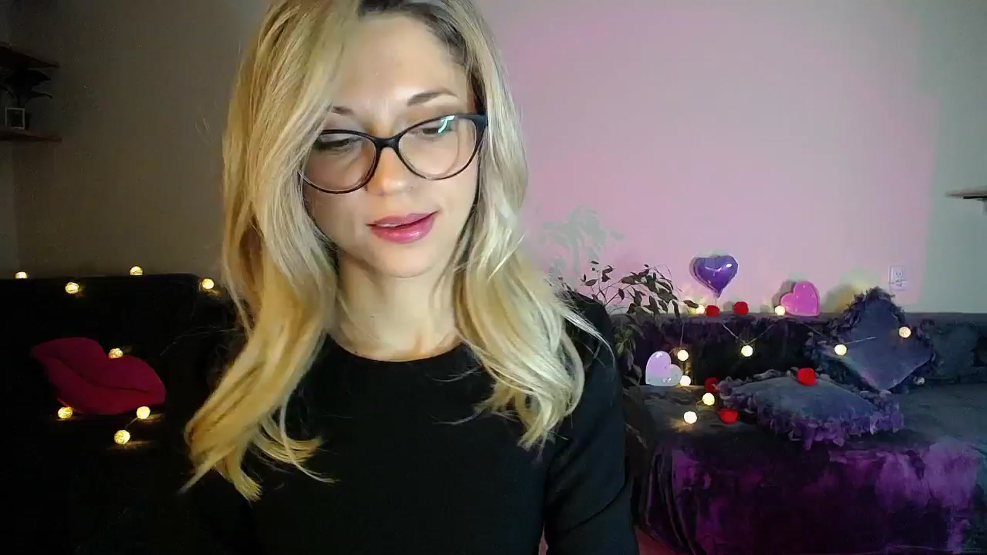 Gallery image thumbnail from Sunshine_alis's myfreecams stream on, 10/28/2025, 20:04 image 3 of 20