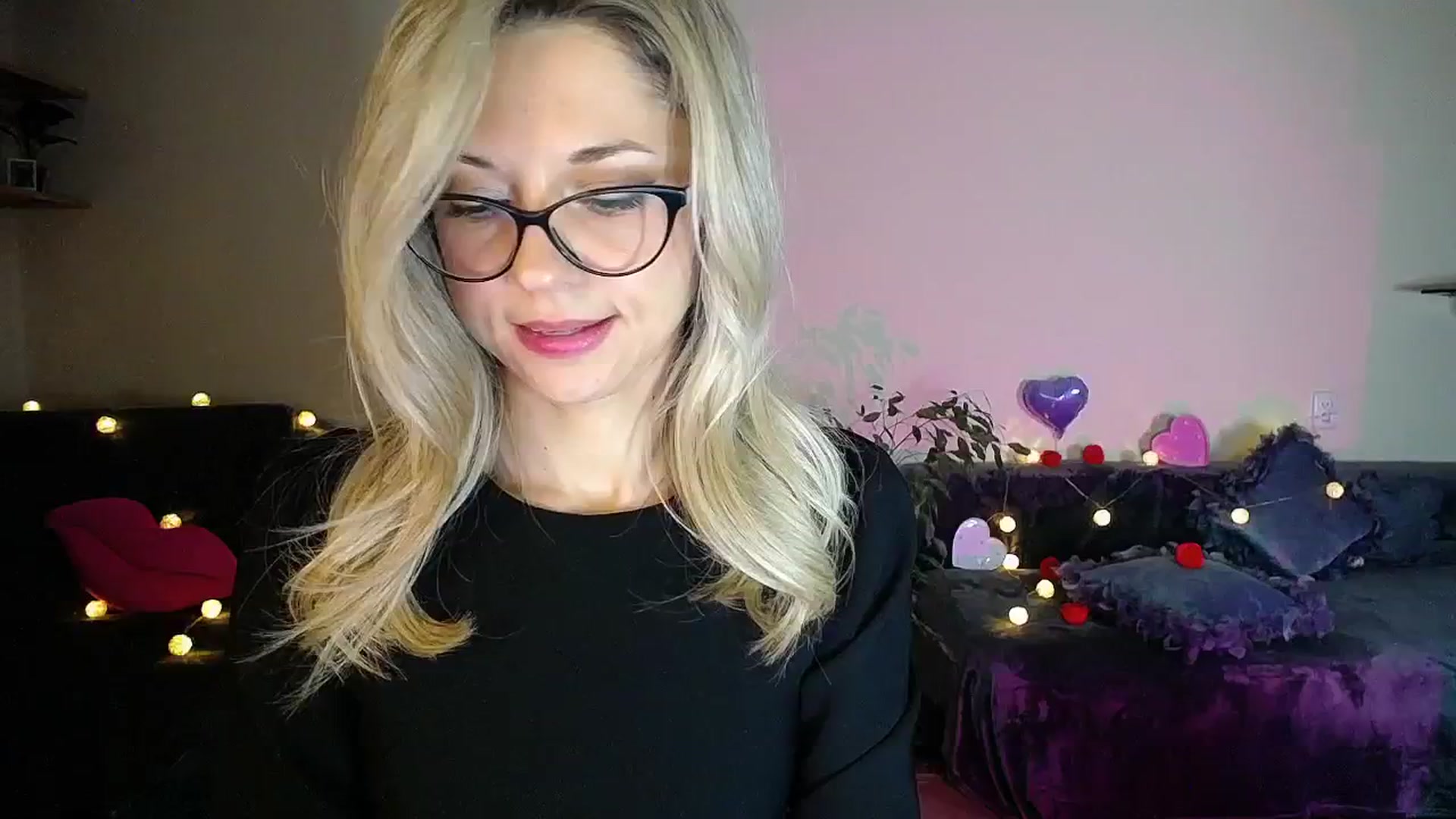 Gallery image thumbnail from Sunshine_alis's myfreecams stream on, 10/28/2025, 20:04 image 20 of 20