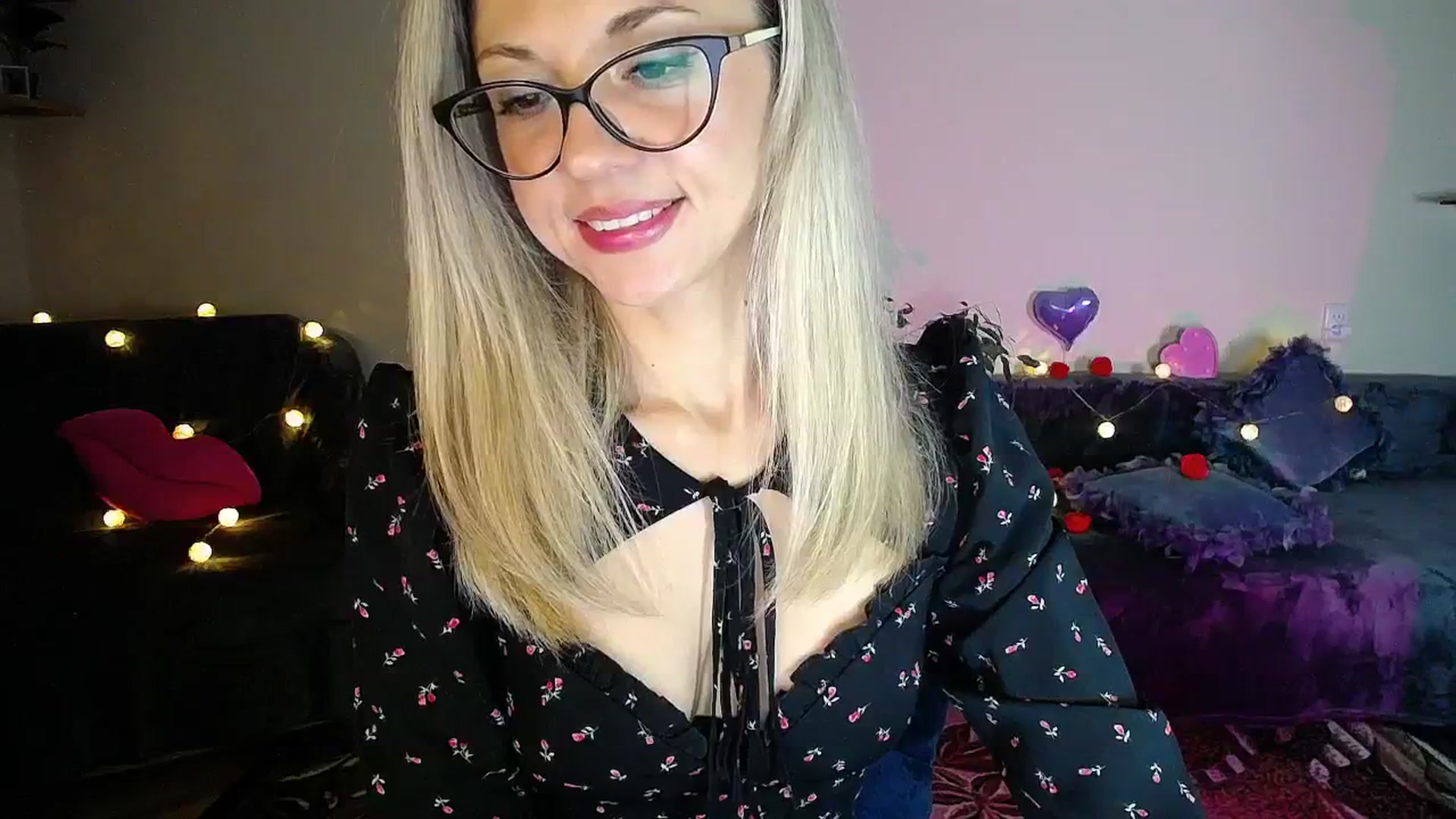 Gallery image thumbnail from Sunshine_alis's myfreecams stream on, 10/30/2025, 19:25 image 13 of 20