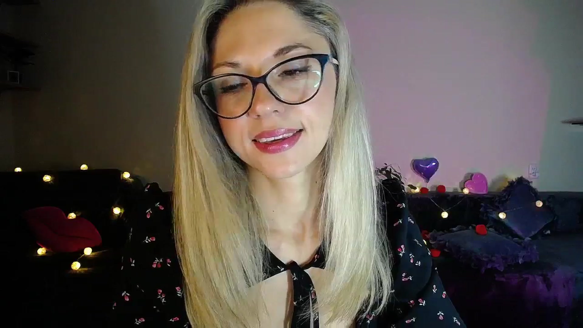 Gallery image thumbnail from Sunshine_alis's myfreecams stream on, 10/30/2025, 19:25 image 10 of 20