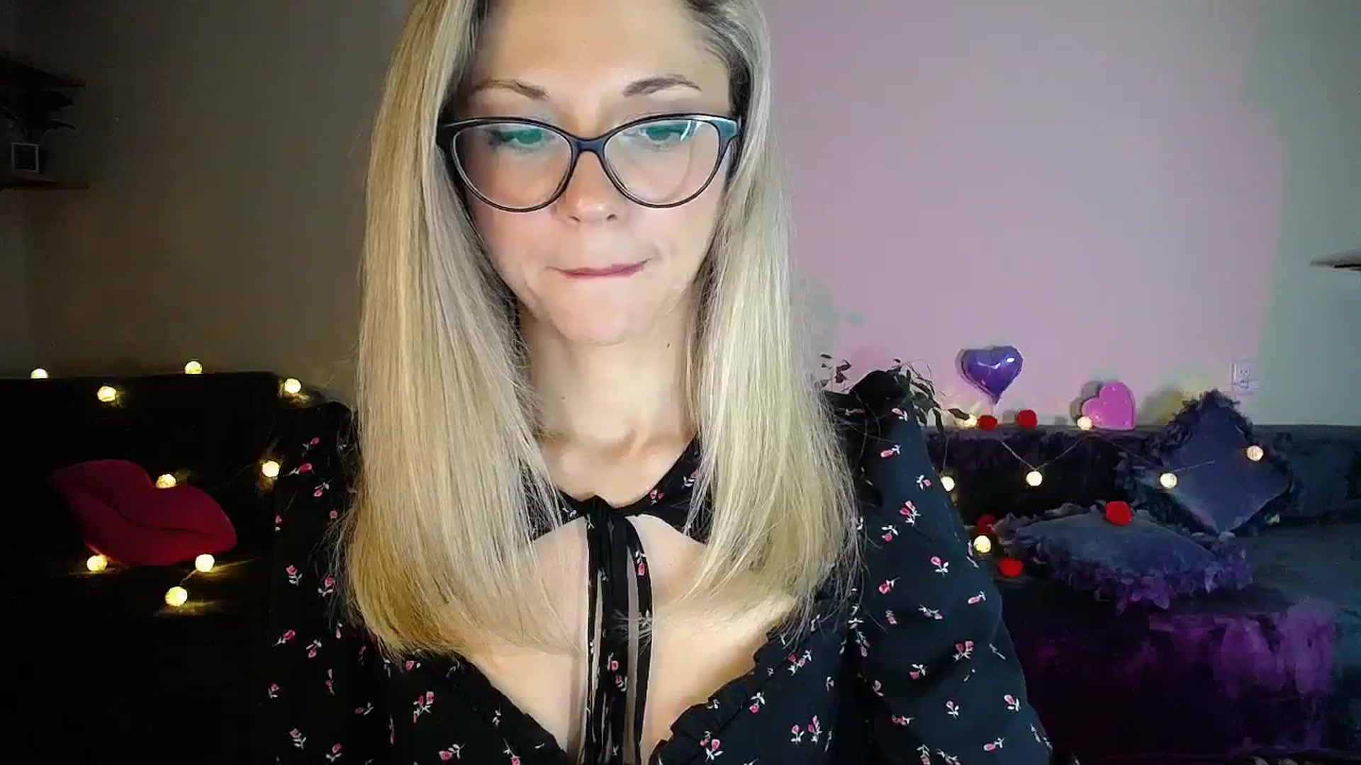 Gallery image thumbnail from Sunshine_alis's myfreecams stream on, 10/30/2025, 19:25 image 15 of 20