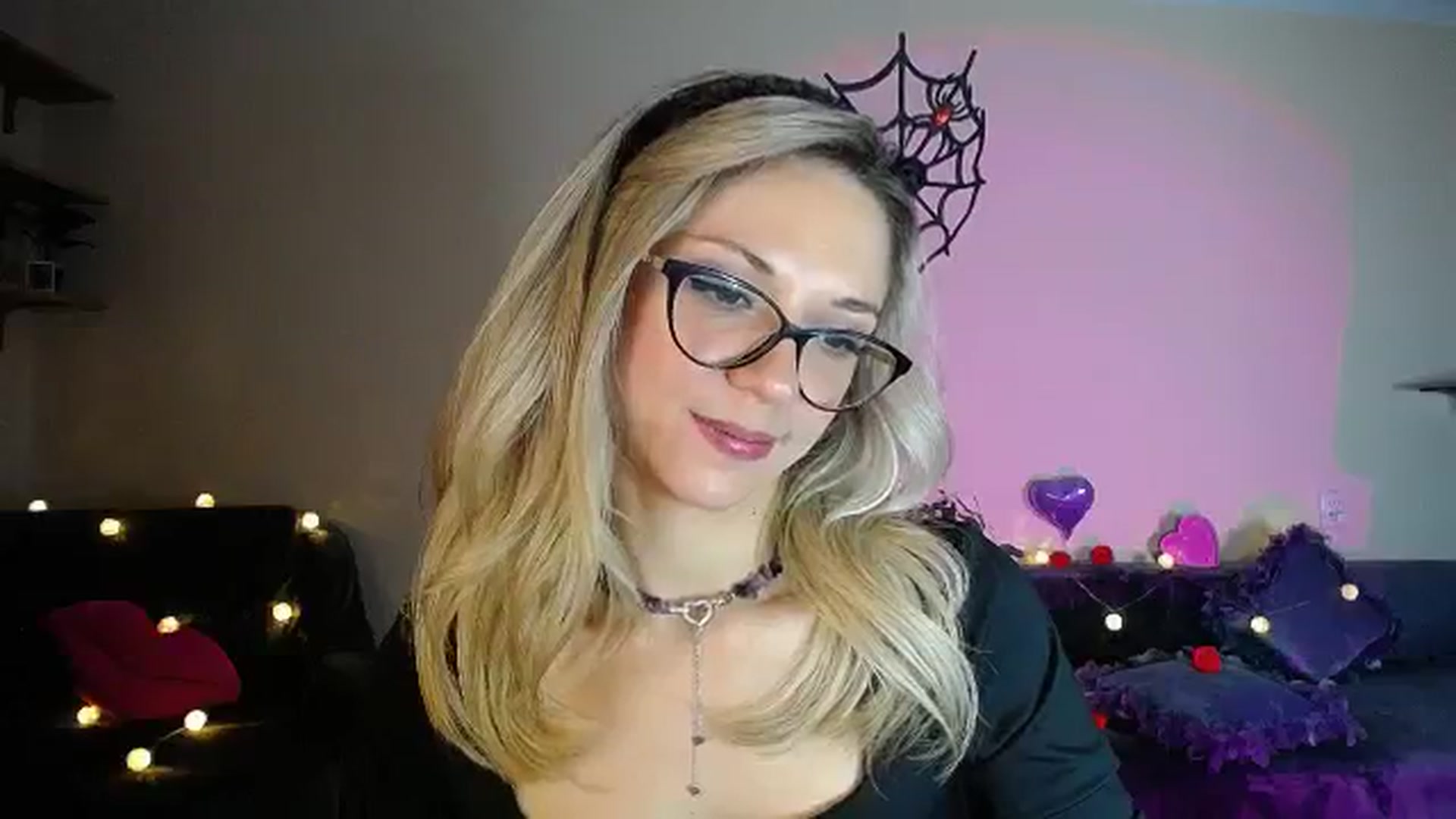 Gallery image thumbnail from Sunshine_alis's myfreecams stream on, 10/31/2025, 18:04 image 19 of 20