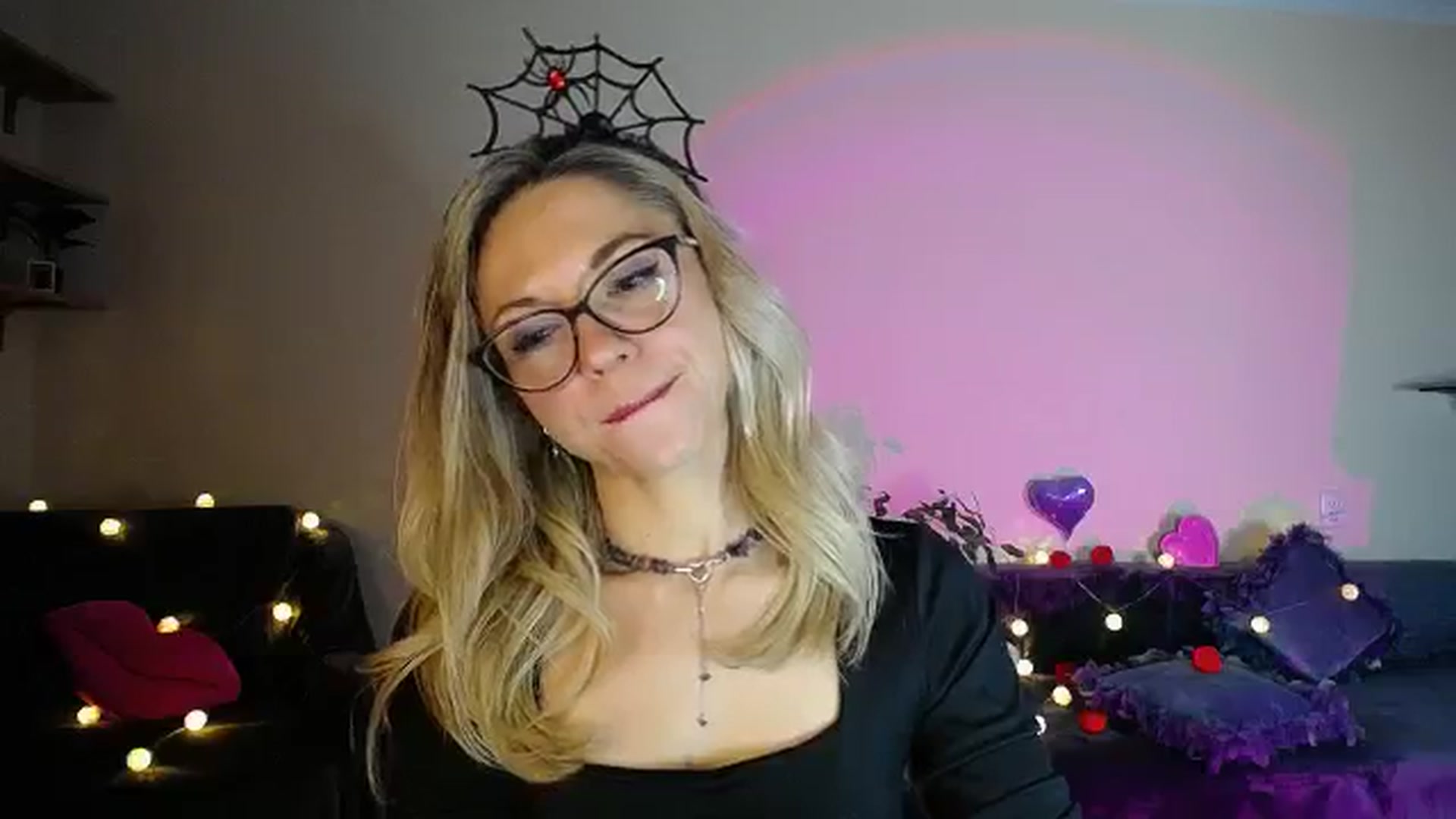 Gallery image thumbnail from Sunshine_alis's myfreecams stream on, 10/31/2025, 18:04 image 16 of 20