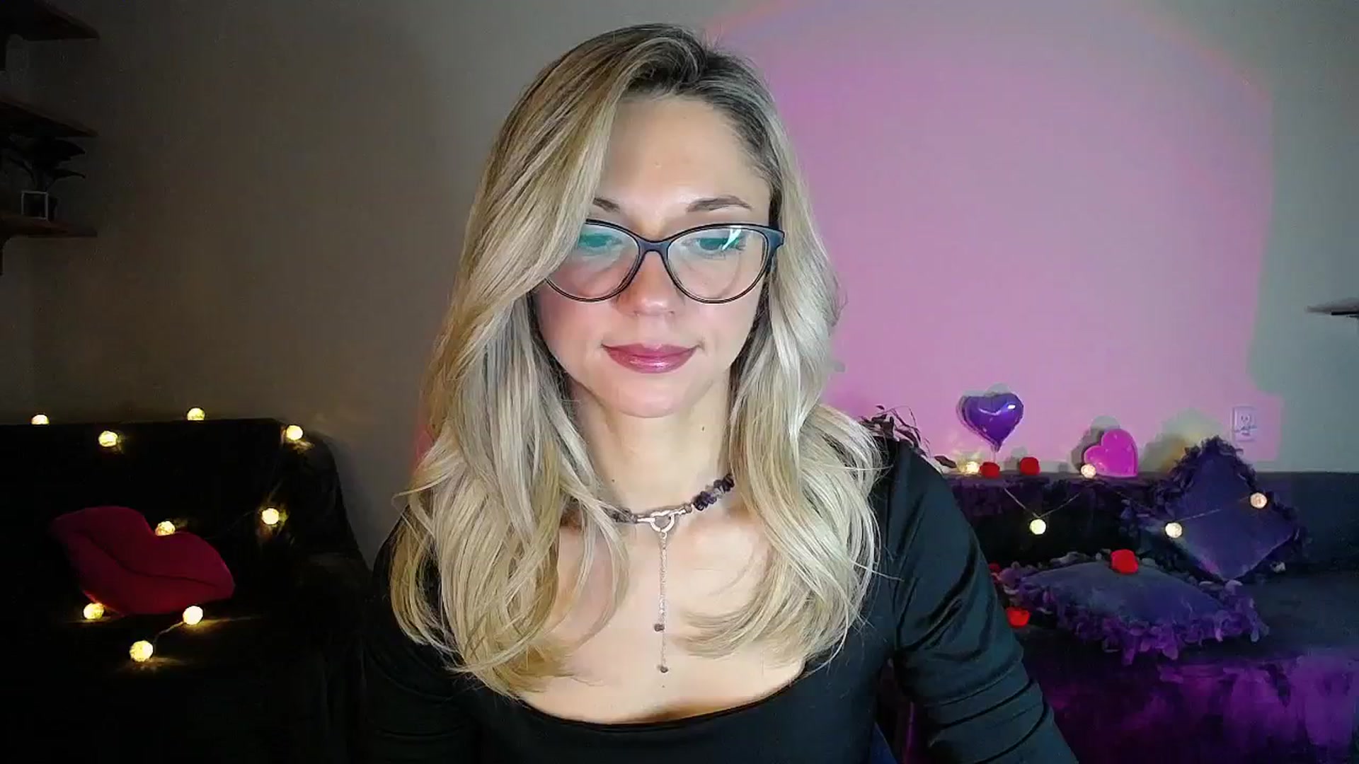 Gallery image thumbnail from Sunshine_alis's myfreecams stream on, 10/31/2025, 18:04 image 1 of 20