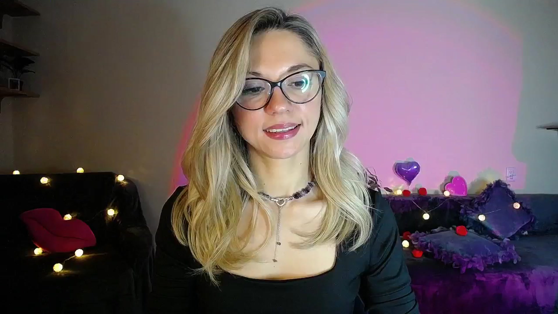Gallery image thumbnail from Sunshine_alis's myfreecams stream on, 10/31/2025, 18:04 image 8 of 20
