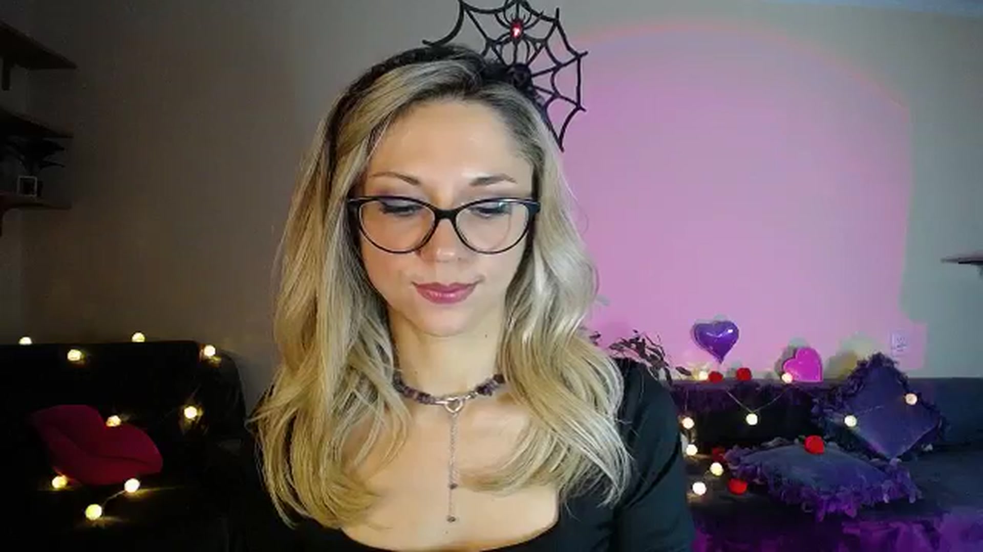 Gallery image thumbnail from Sunshine_alis's myfreecams stream on, 10/31/2025, 18:04 image 18 of 20