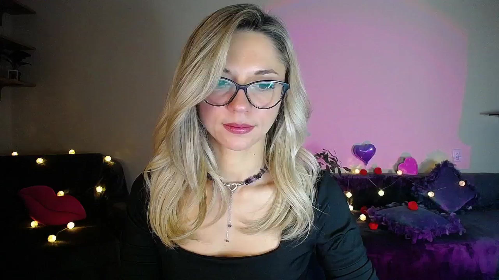 Gallery image thumbnail from Sunshine_alis's myfreecams stream on, 10/31/2025, 18:04 image 2 of 20