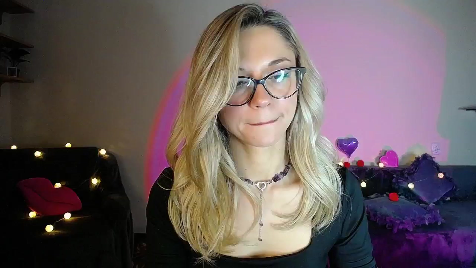 Gallery image thumbnail from Sunshine_alis's myfreecams stream on, 10/31/2025, 18:04 image 10 of 20