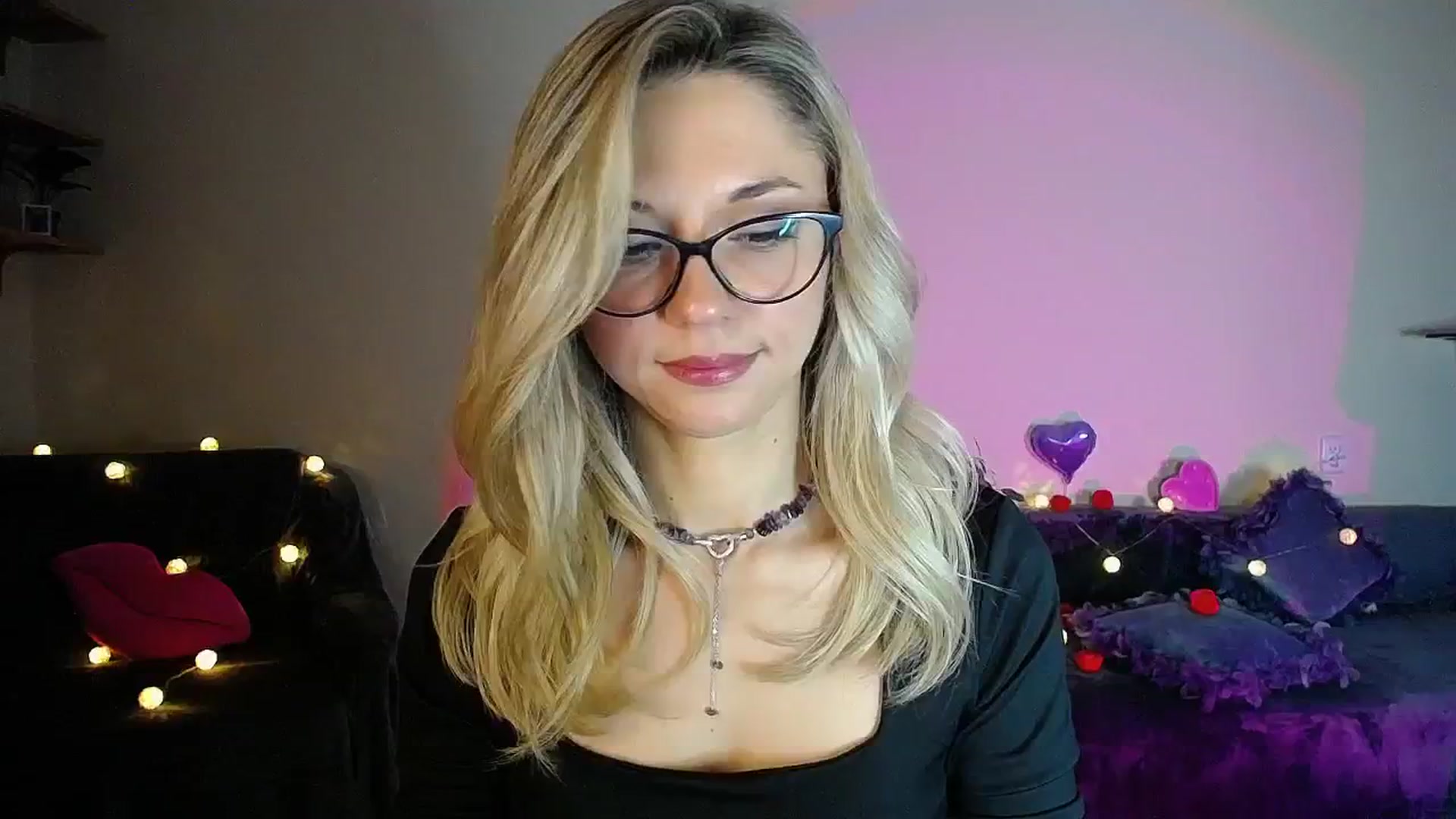 Gallery image thumbnail from Sunshine_alis's myfreecams stream on, 10/31/2025, 18:04 image 9 of 20