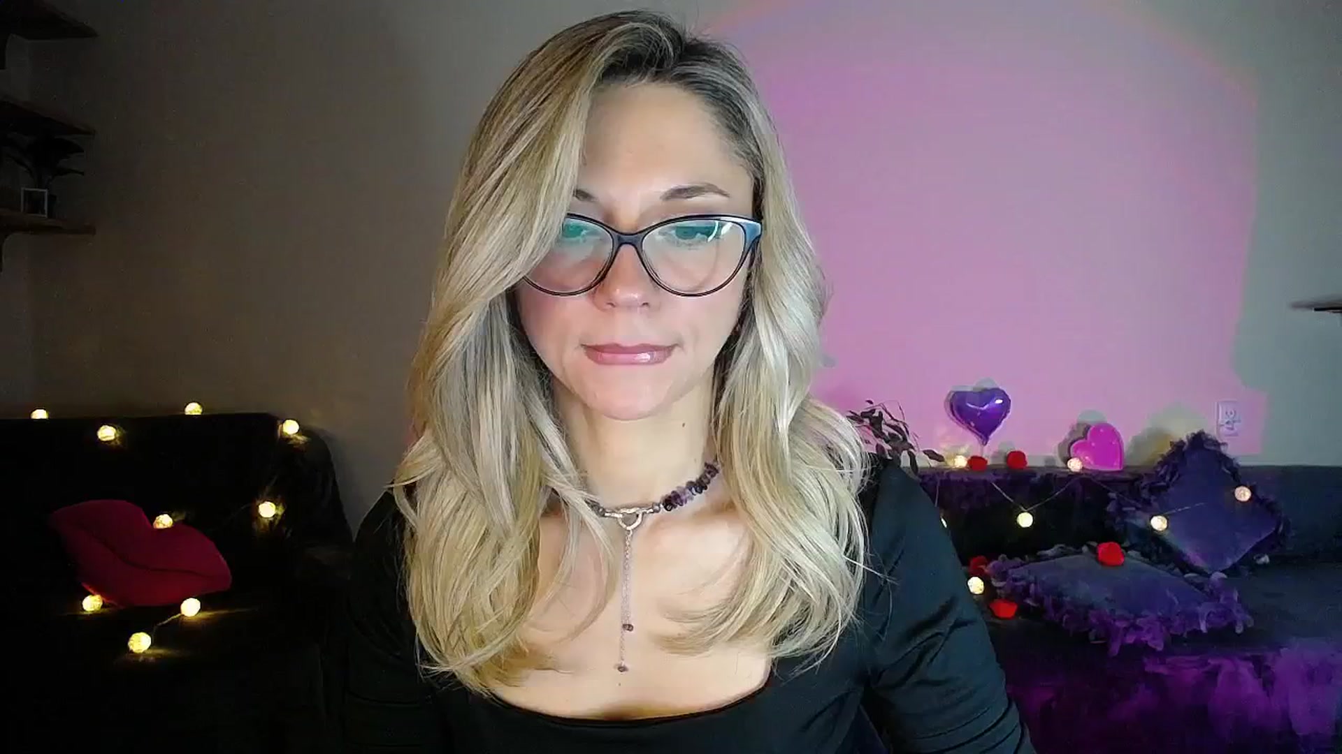 Gallery image thumbnail from Sunshine_alis's myfreecams stream on, 10/31/2025, 18:04 image 3 of 20