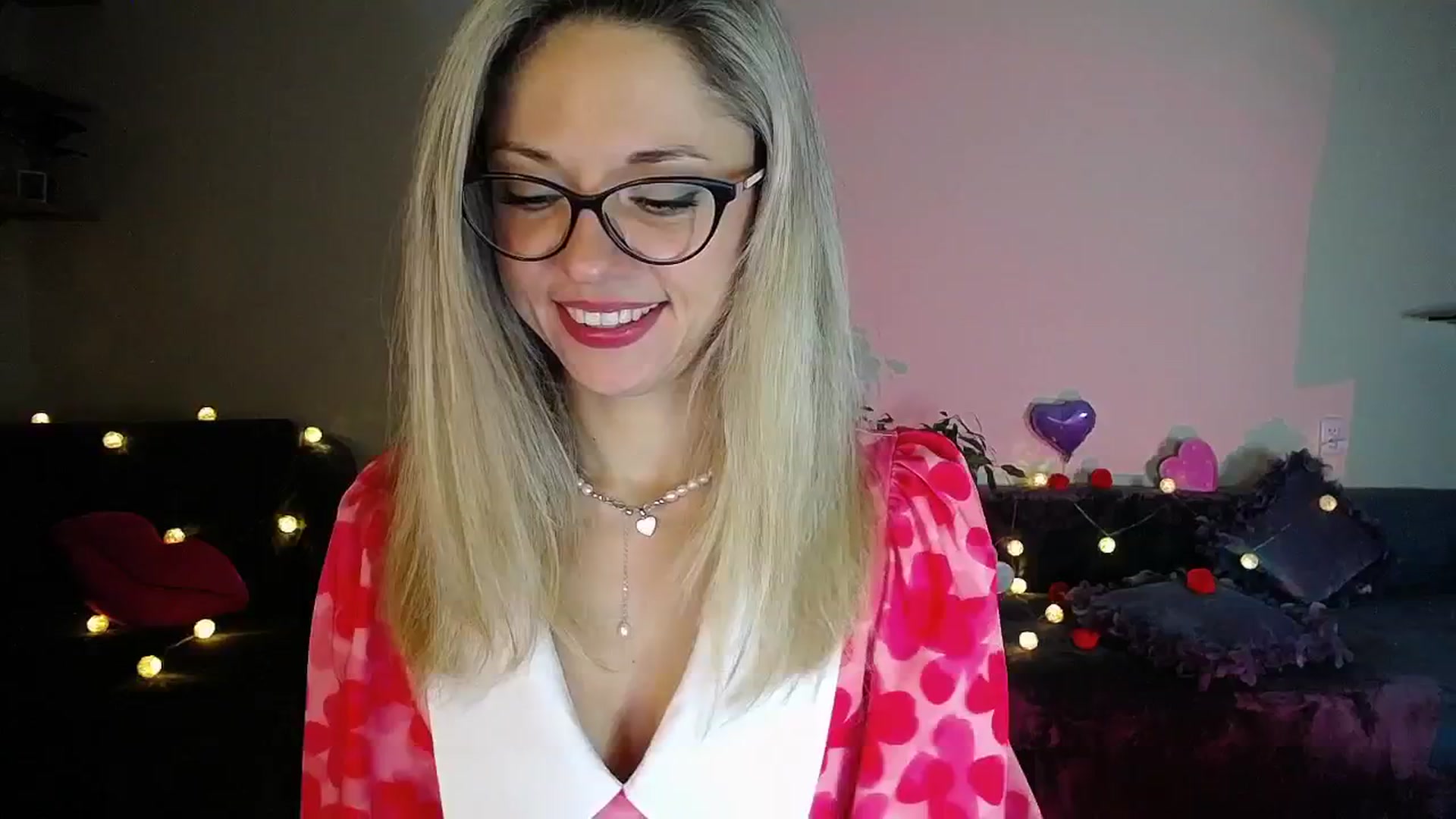 Gallery image thumbnail from Sunshine_alis's myfreecams stream on, 11/01/2025, 18:35 image 12 of 20