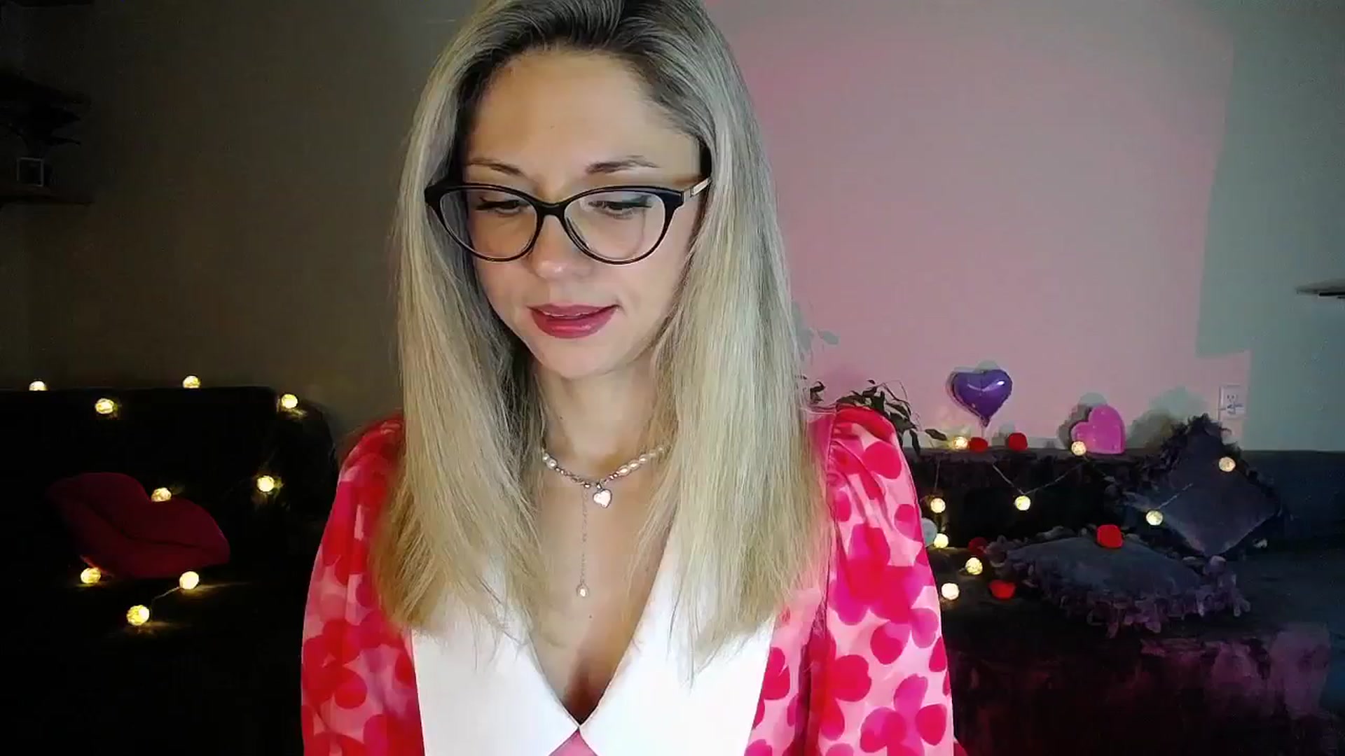 Gallery image thumbnail from Sunshine_alis's myfreecams stream on, 11/01/2025, 18:35 image 3 of 20