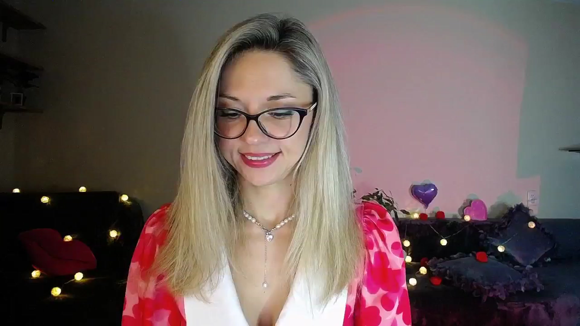 Gallery image thumbnail from Sunshine_alis's myfreecams stream on, 11/01/2025, 18:35 image 19 of 20