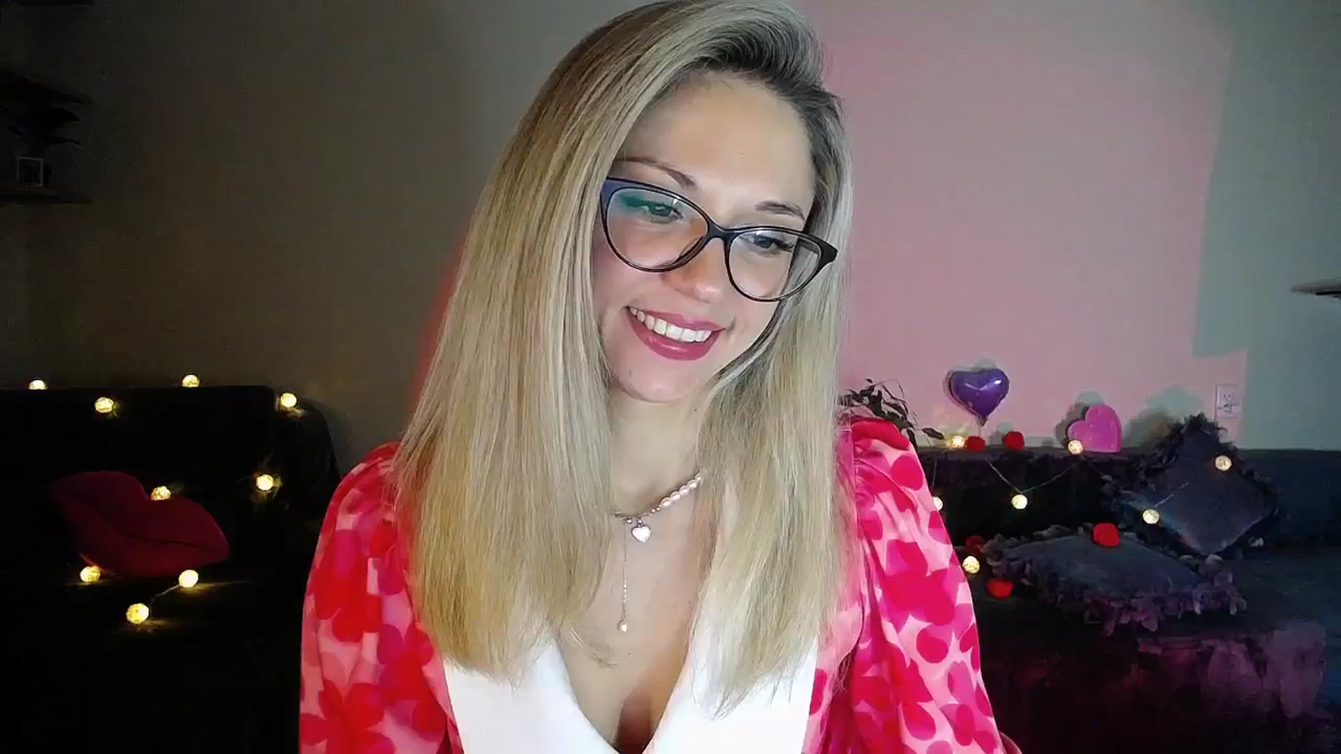 Gallery image thumbnail from Sunshine_alis's myfreecams stream on, 11/01/2025, 18:35 image 9 of 20