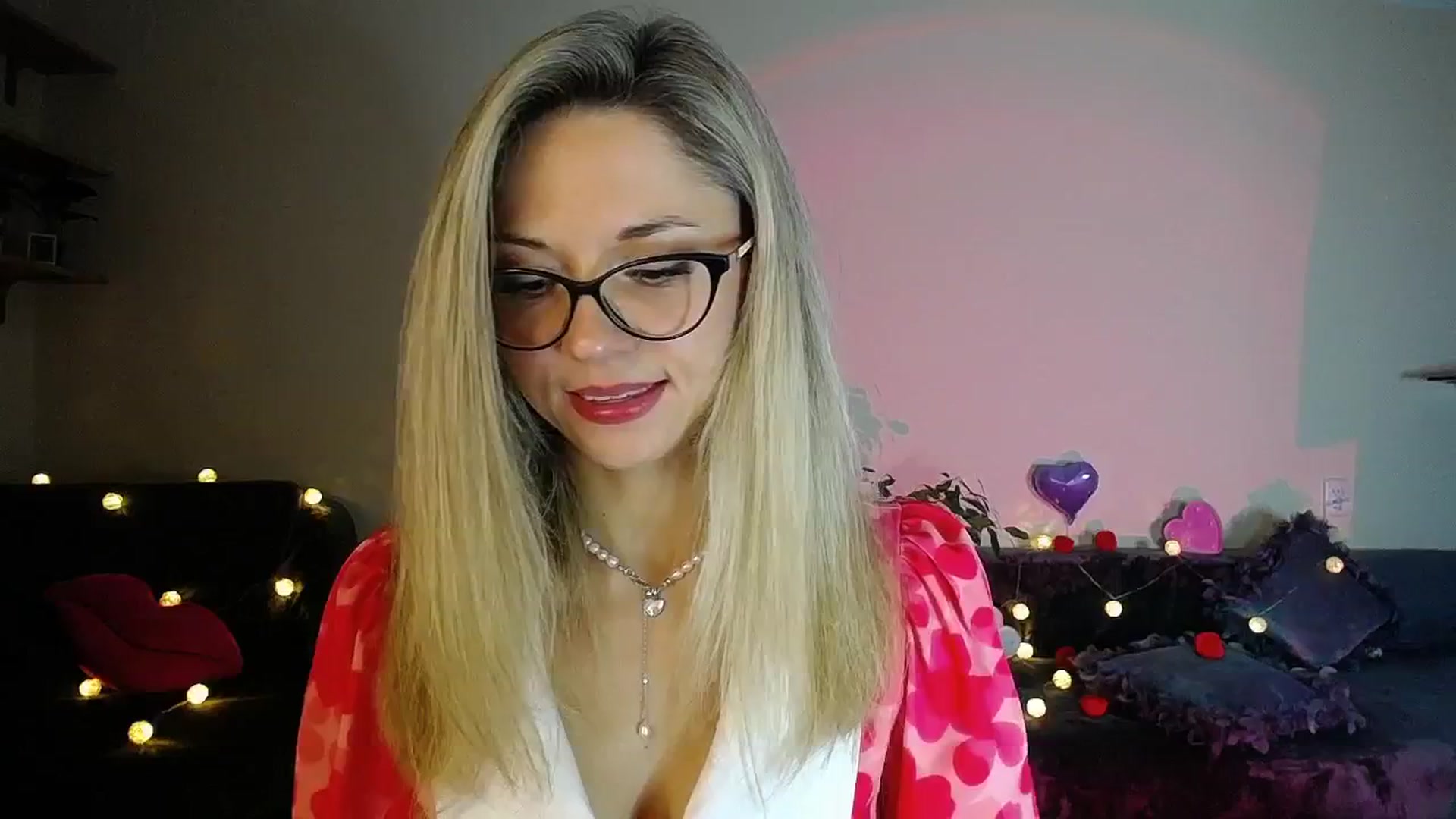 Gallery image thumbnail from Sunshine_alis's myfreecams stream on, 11/01/2025, 18:35 image 18 of 20