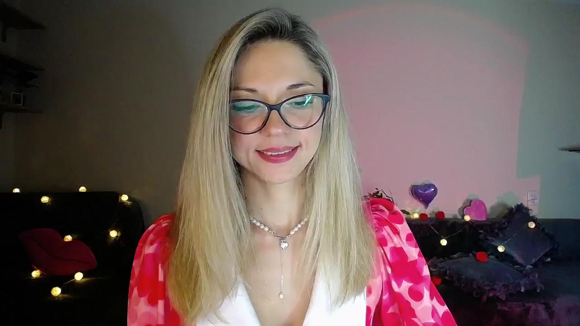 Gallery image thumbnail from Sunshine_alis's myfreecams stream on, 11/01/2025, 18:35 image 17 of 20