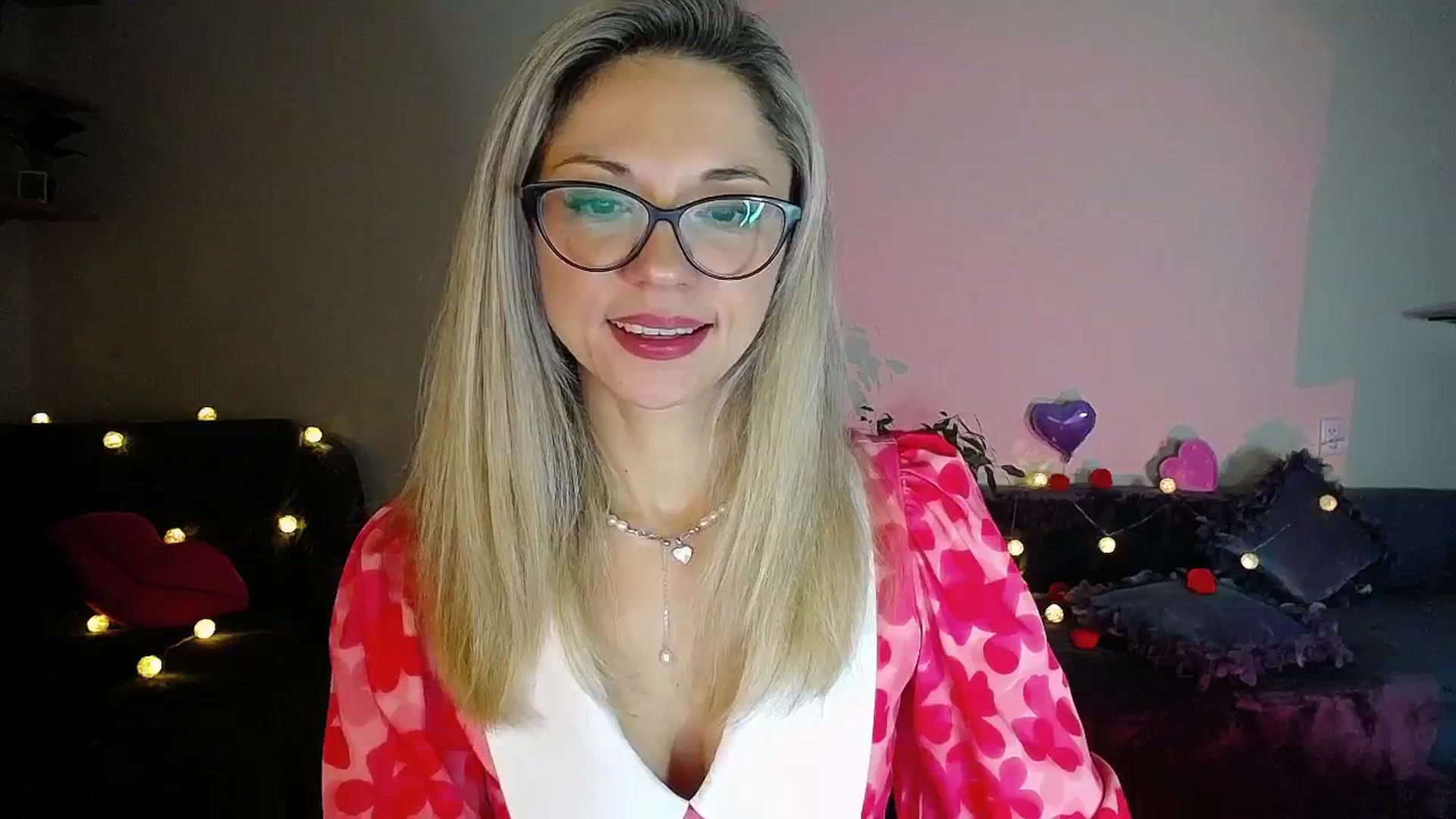 Gallery image thumbnail from Sunshine_alis's myfreecams stream on, 11/01/2025, 18:35 image 8 of 20