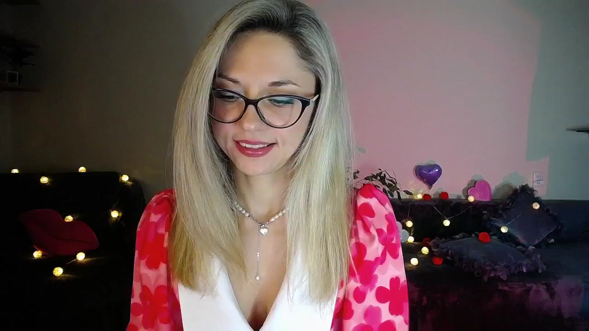 Gallery image thumbnail from Sunshine_alis's myfreecams stream on, 11/01/2025, 19:56 image 3 of 20