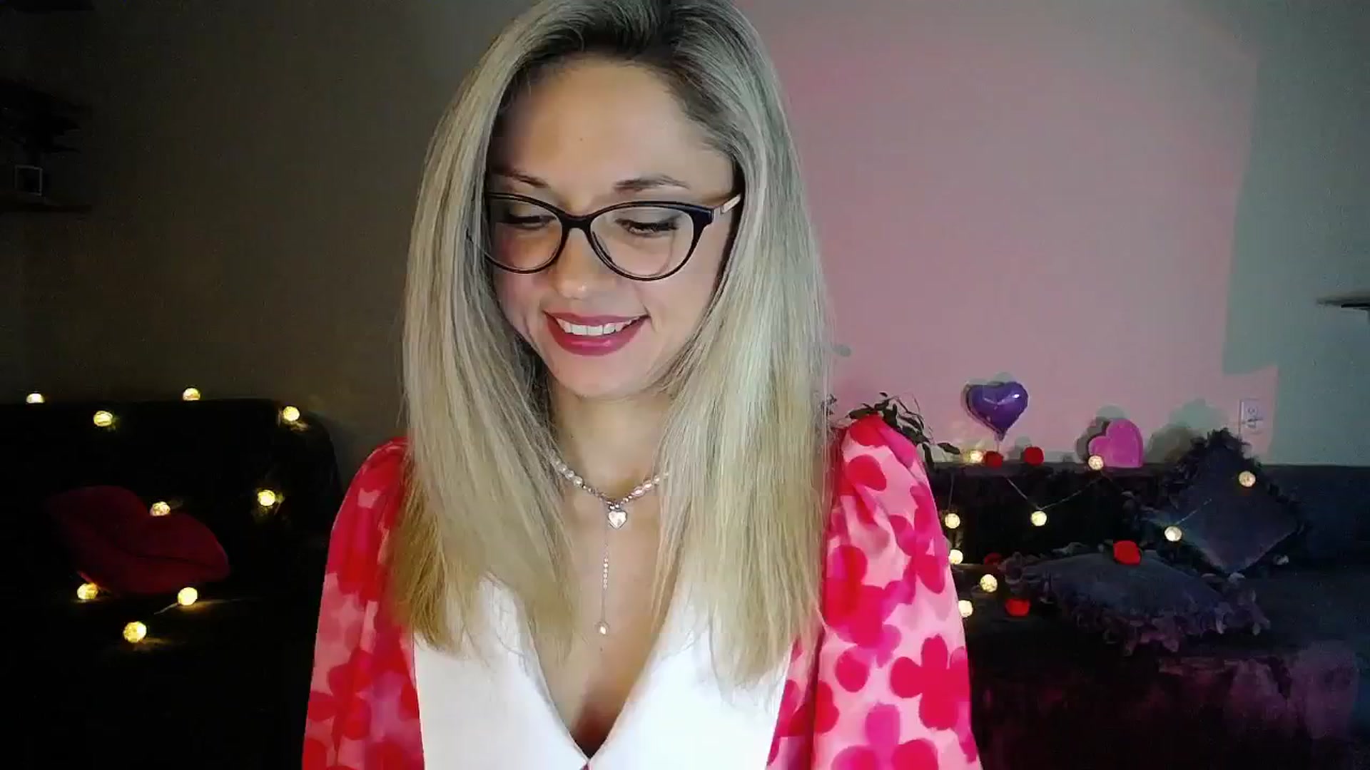 Gallery image thumbnail from Sunshine_alis's myfreecams stream on, 11/01/2025, 19:56 image 12 of 20