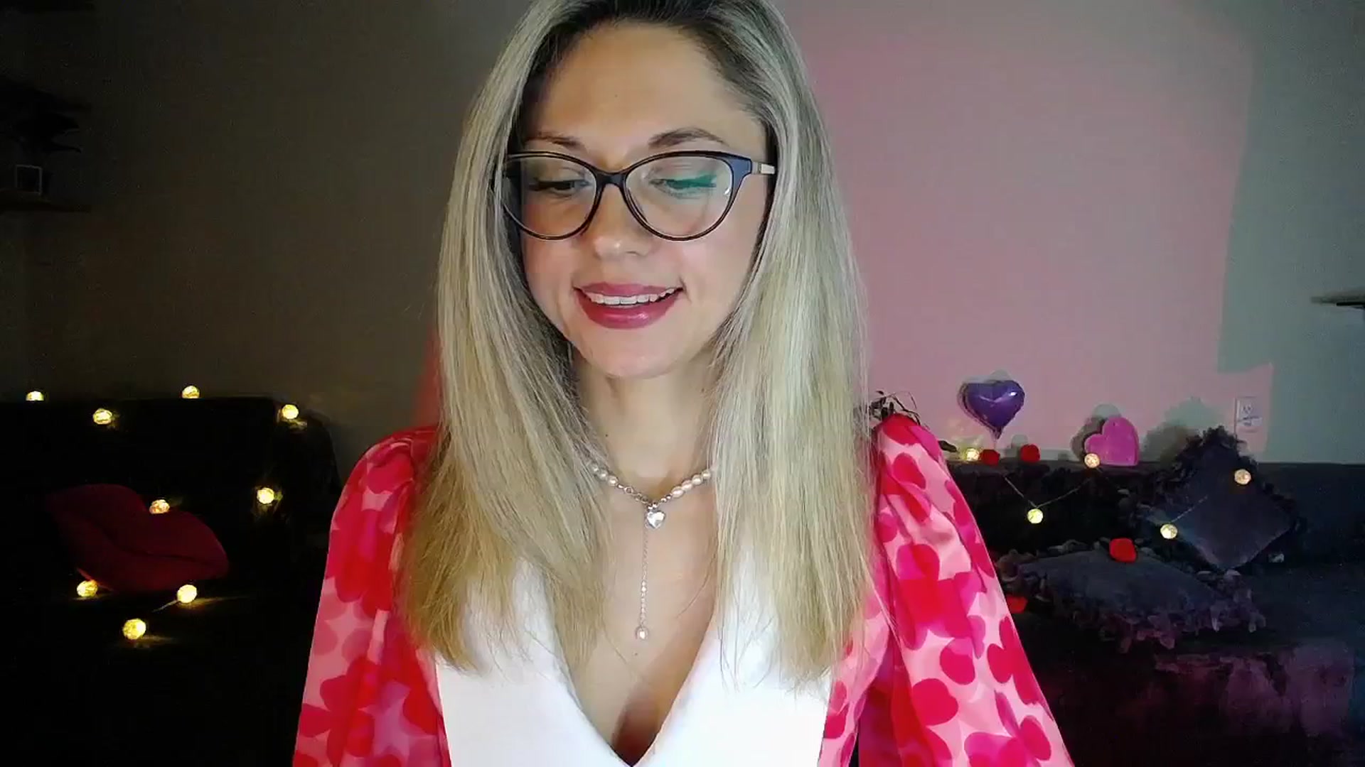 Gallery image thumbnail from Sunshine_alis's myfreecams stream on, 11/01/2025, 19:56 image 11 of 20