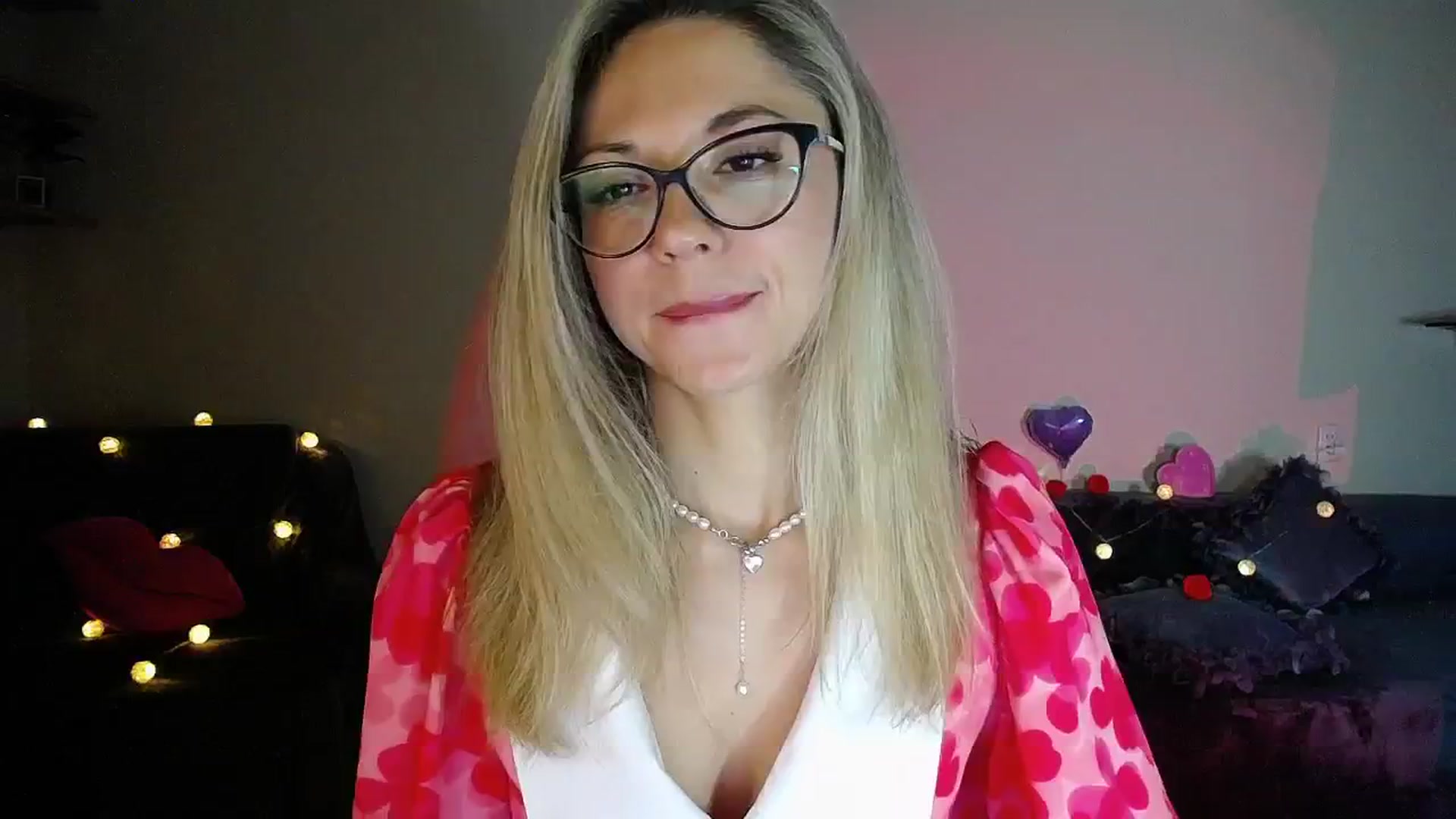 Gallery image thumbnail from Sunshine_alis's myfreecams stream on, 11/01/2025, 19:56 image 16 of 20