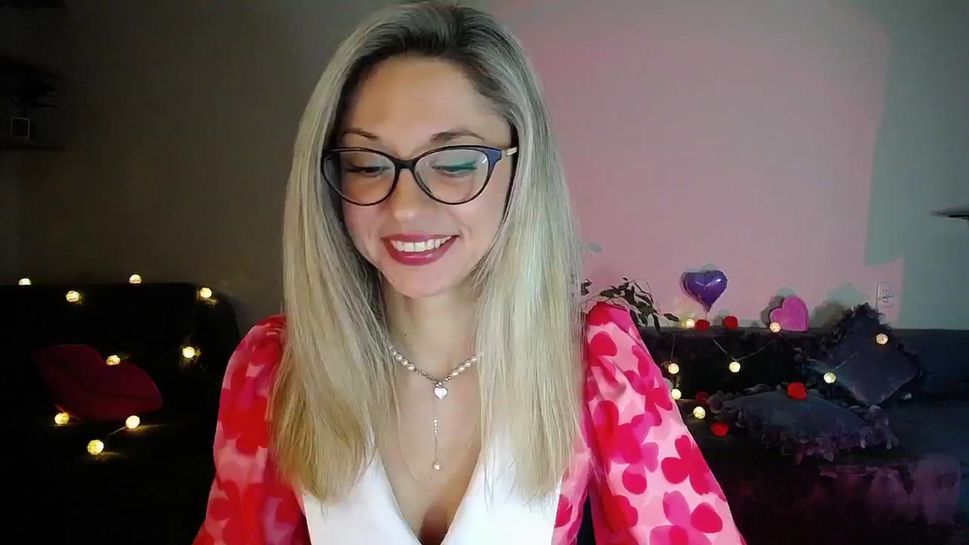 Gallery image thumbnail from Sunshine_alis's myfreecams stream on, 11/01/2025, 19:56 image 6 of 20