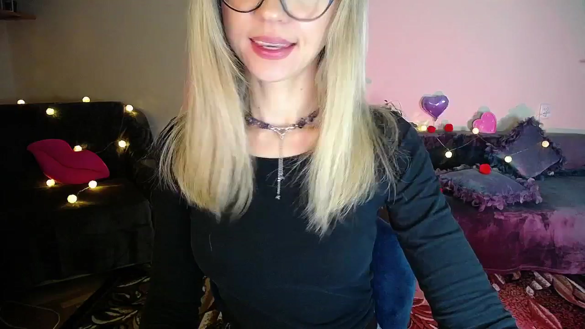 Gallery image thumbnail from Sunshine_alis's myfreecams stream on, 11/03/2025, 19:21 image 10 of 20