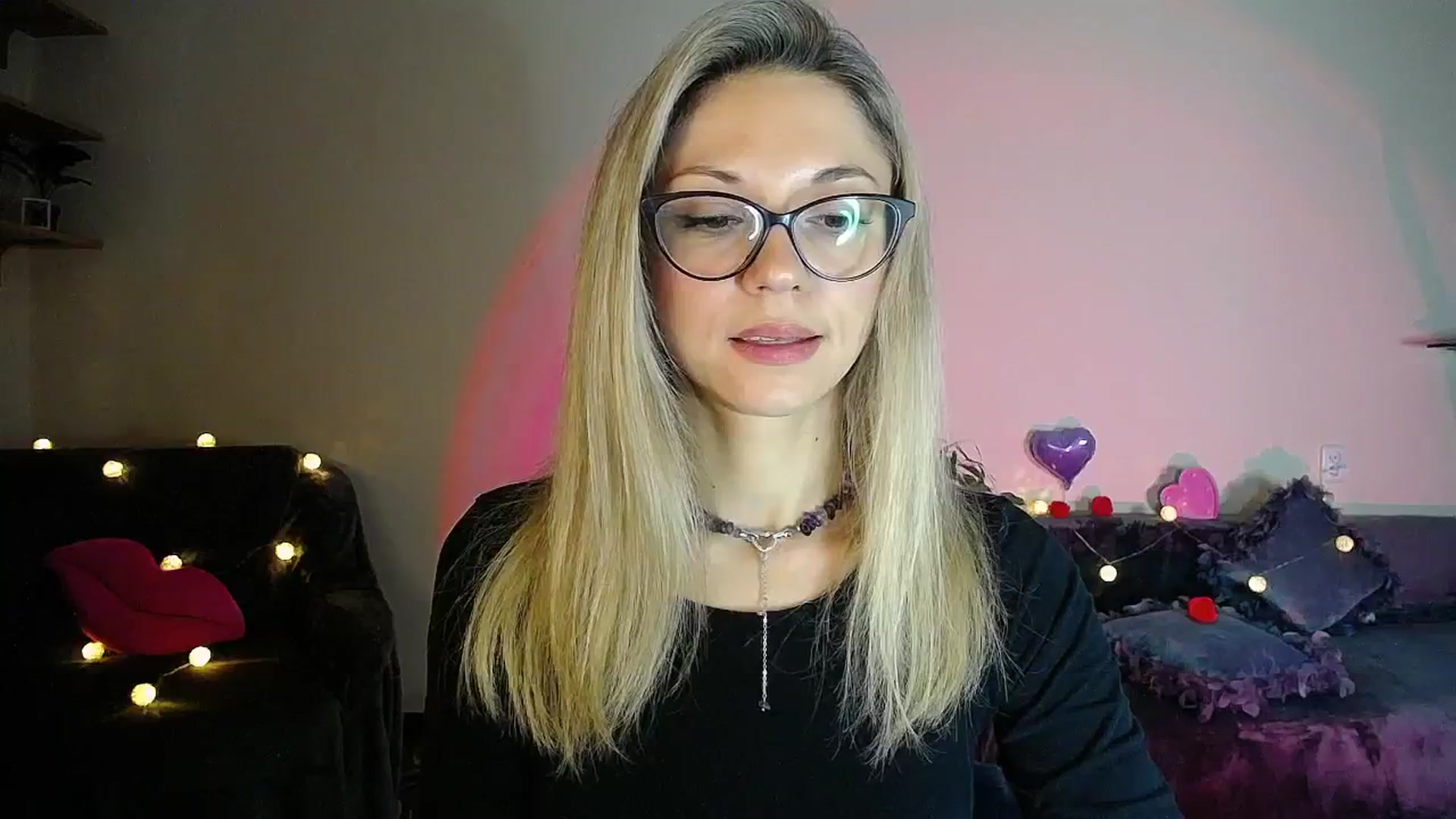 Gallery image thumbnail from Sunshine_alis's myfreecams stream on, 11/03/2025, 19:21 image 18 of 20