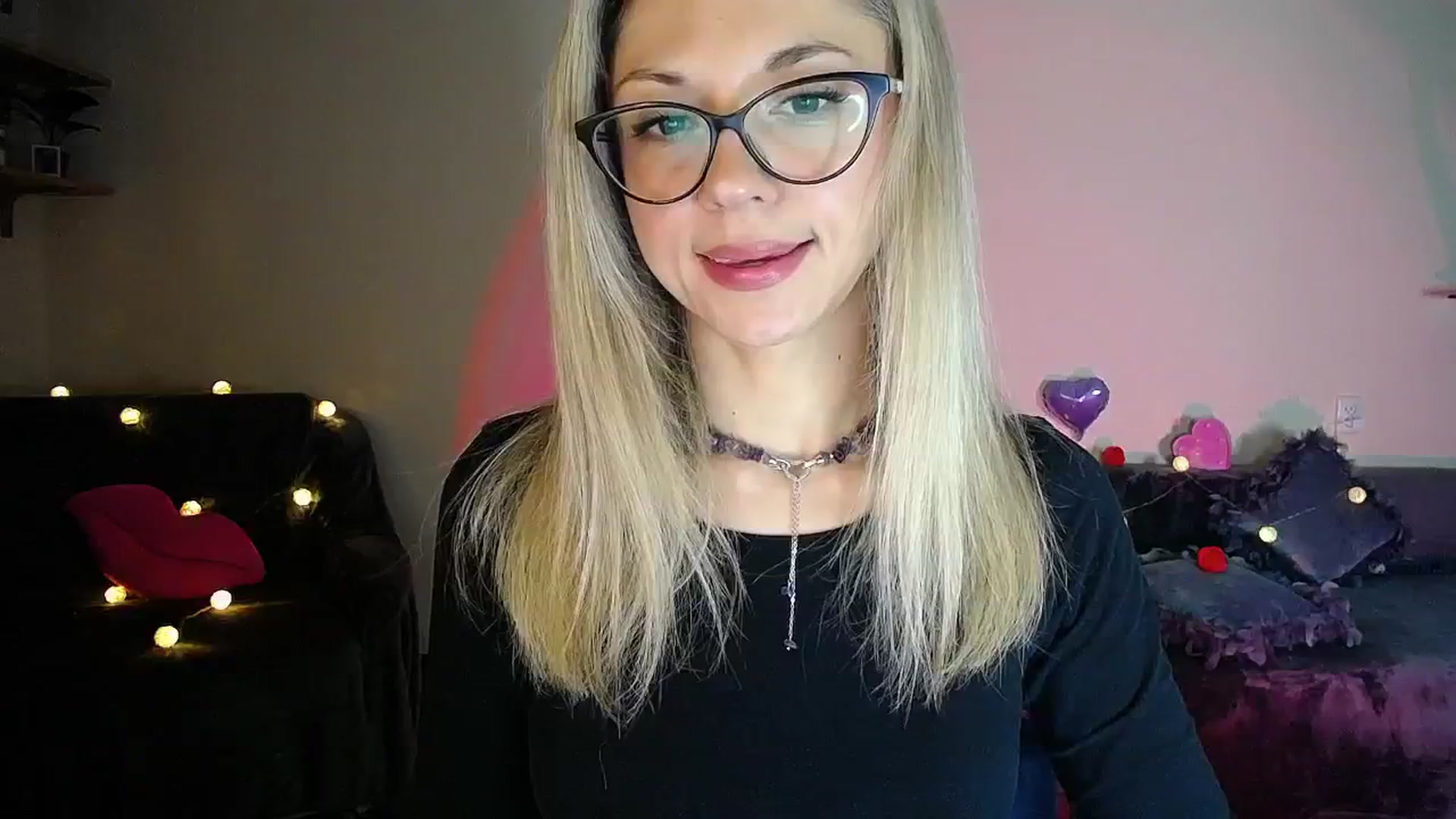Gallery image thumbnail from Sunshine_alis's myfreecams stream on, 11/03/2025, 19:21 image 4 of 20