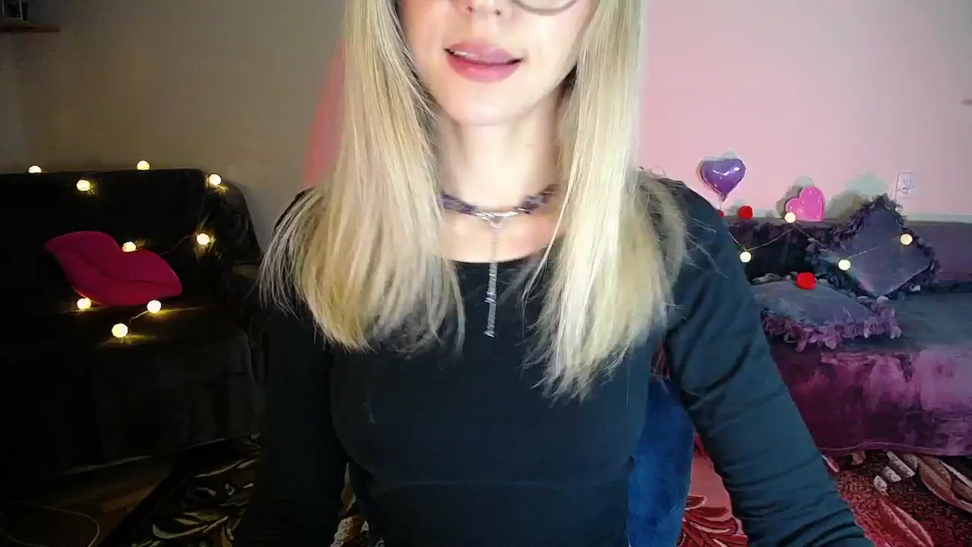 Gallery image thumbnail from Sunshine_alis's myfreecams stream on, 11/03/2025, 19:21 image 8 of 20