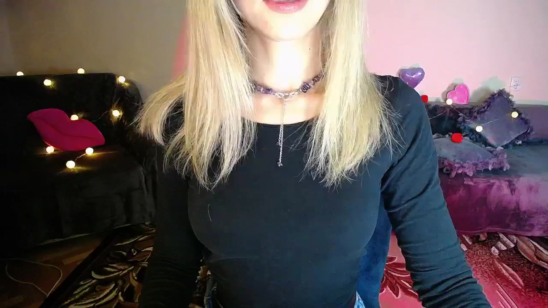 Gallery image thumbnail from Sunshine_alis's myfreecams stream on, 11/03/2025, 19:21 image 15 of 20