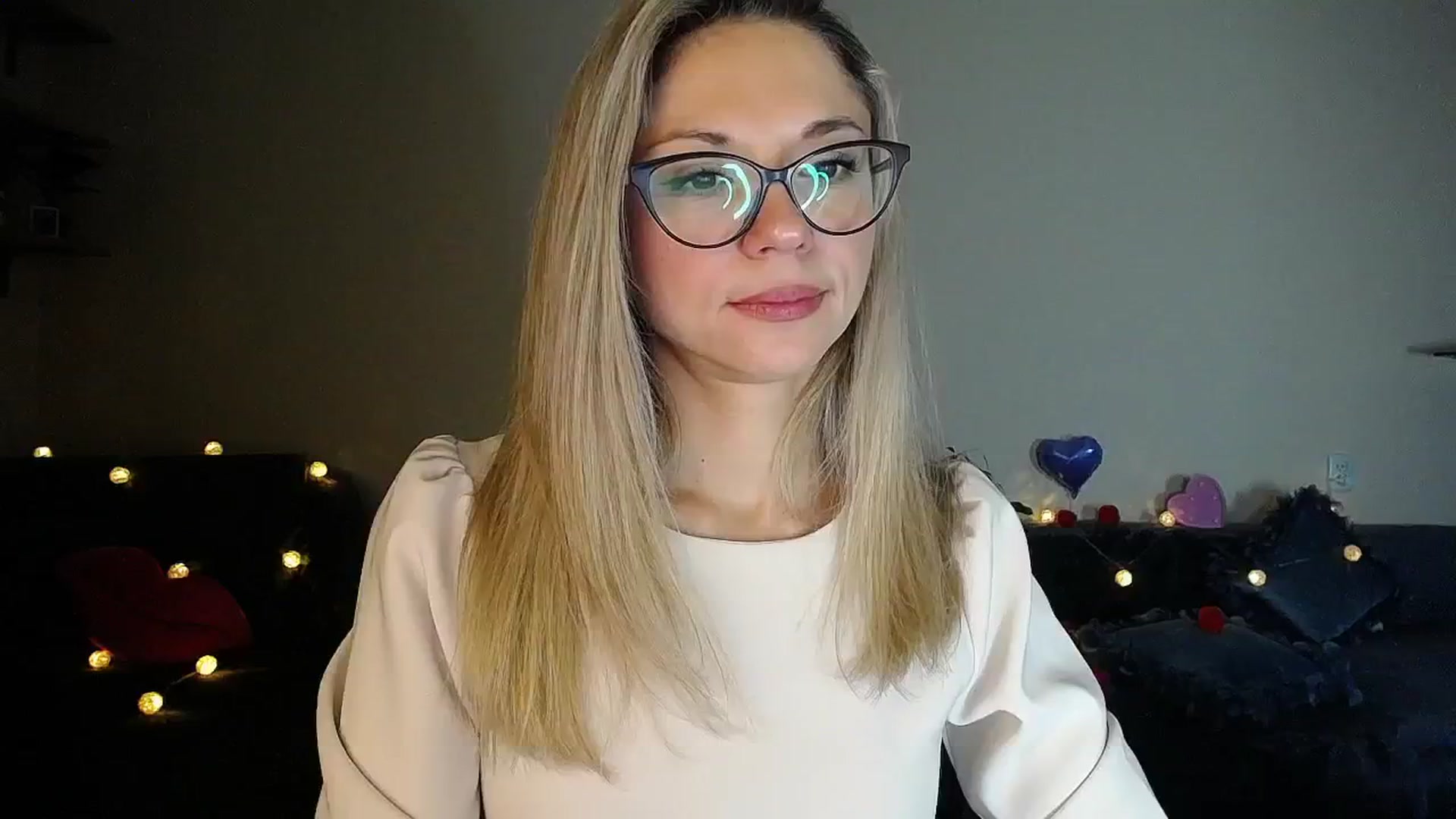Gallery image thumbnail from Sunshine_alis's myfreecams stream on, 11/06/2025, 18:11 image 3 of 20